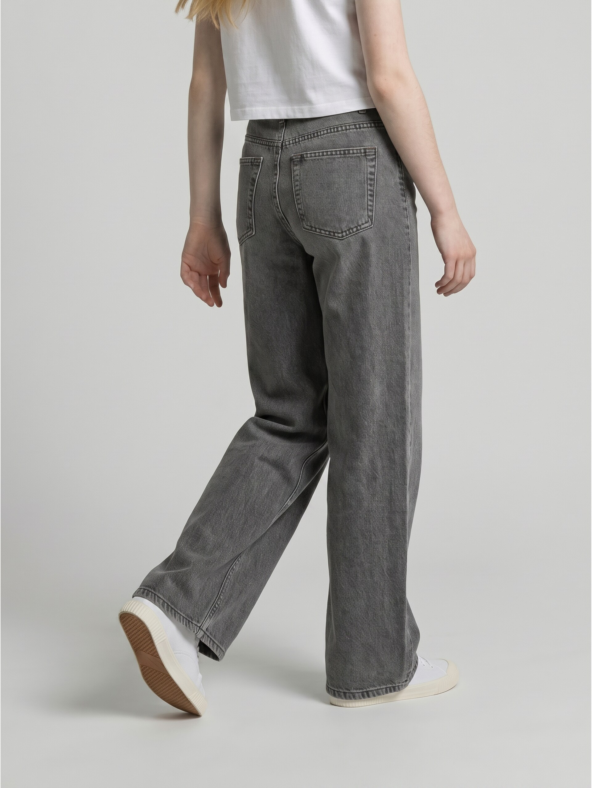 Wide Leg Jeans - used mid stone grey denim - Auschnitt Model-Rückansicht