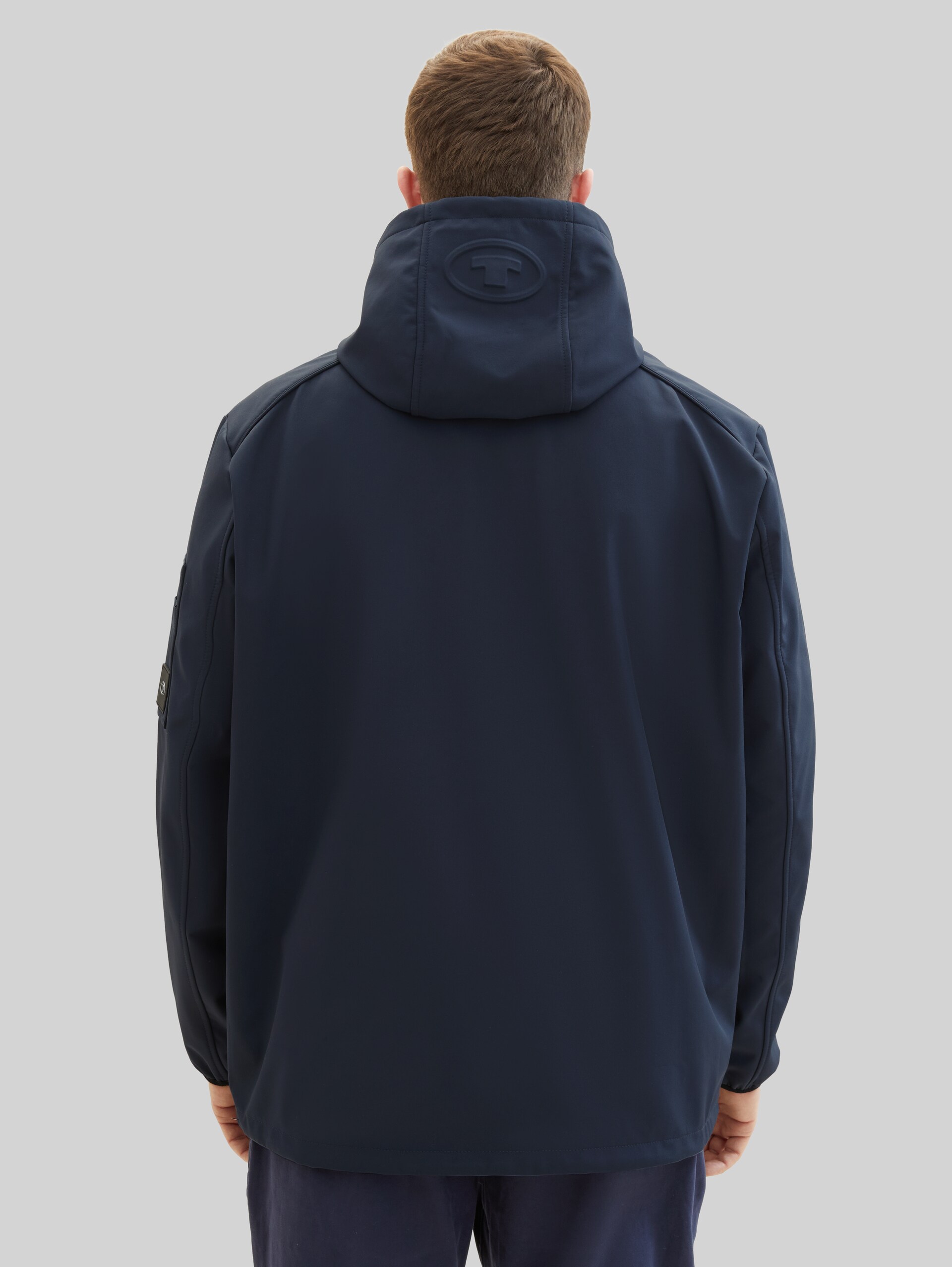 Plus - Softshelljas - sky captain blue - Model-achteraanzicht