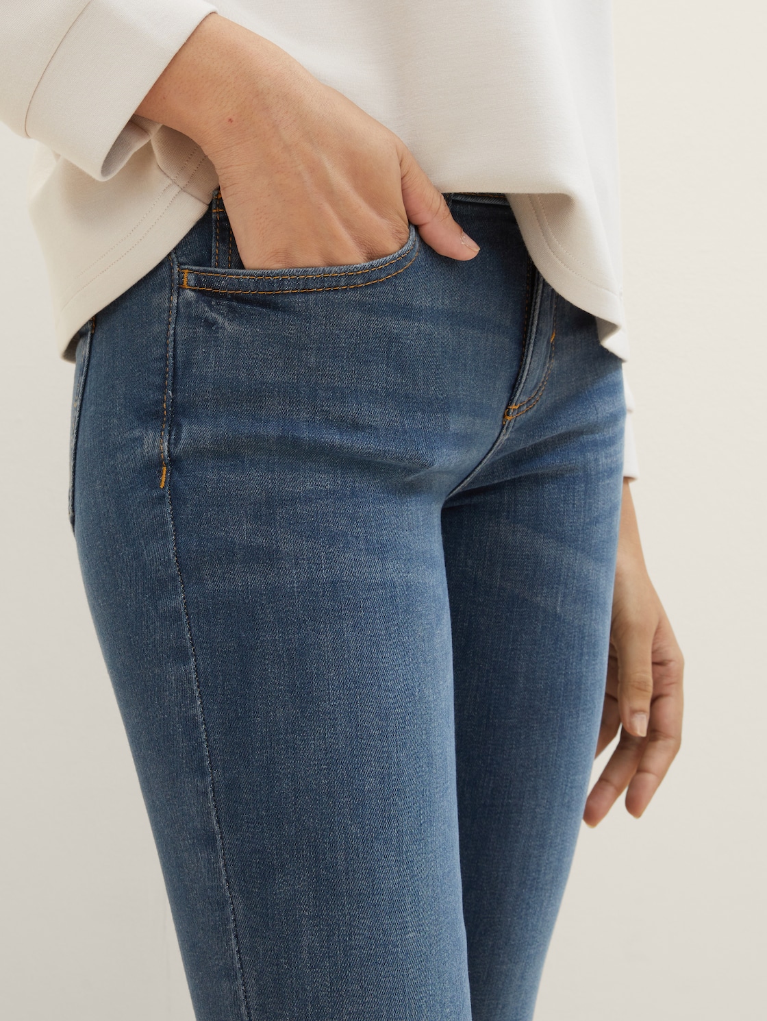 TTALEXA SLIM Jeans - mid stone wash denim - Detail model view