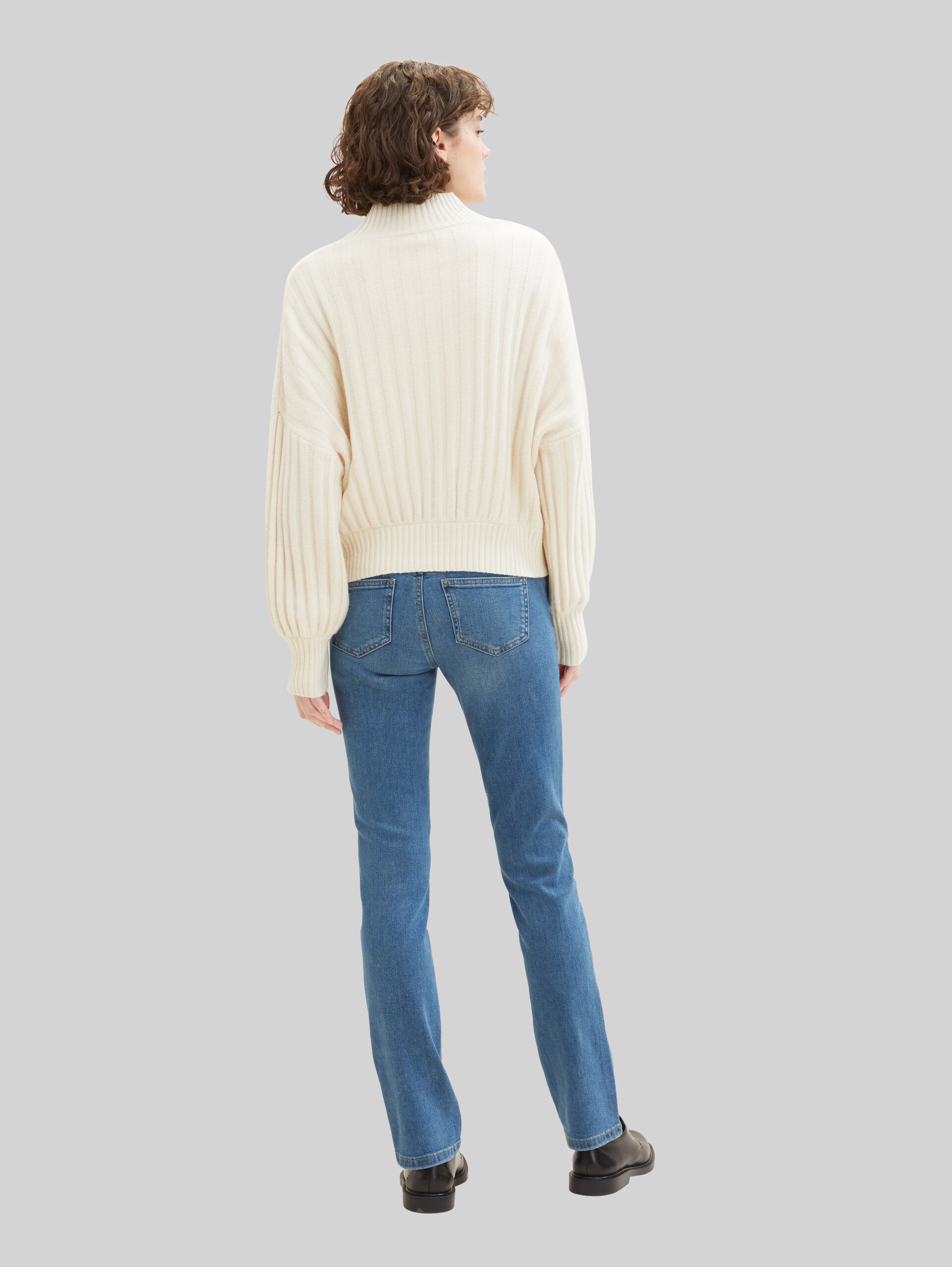 TTALEXA STRAIGHT Jeans - light stone bright blue denim - Auschnitt Model-Rückansicht