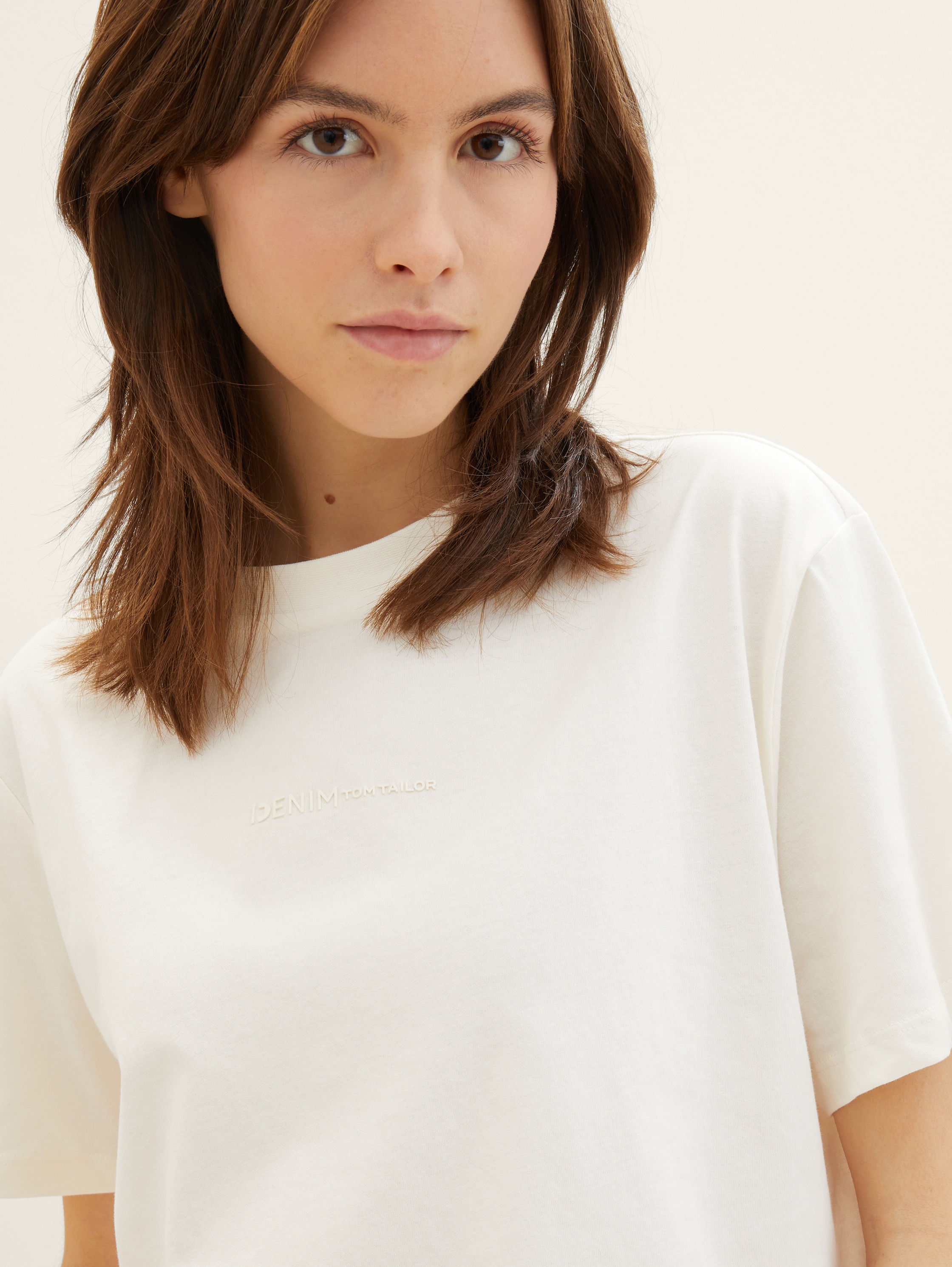 Boxy Fit T-shirt van katoen - Gardenia White - Detailaanzicht model