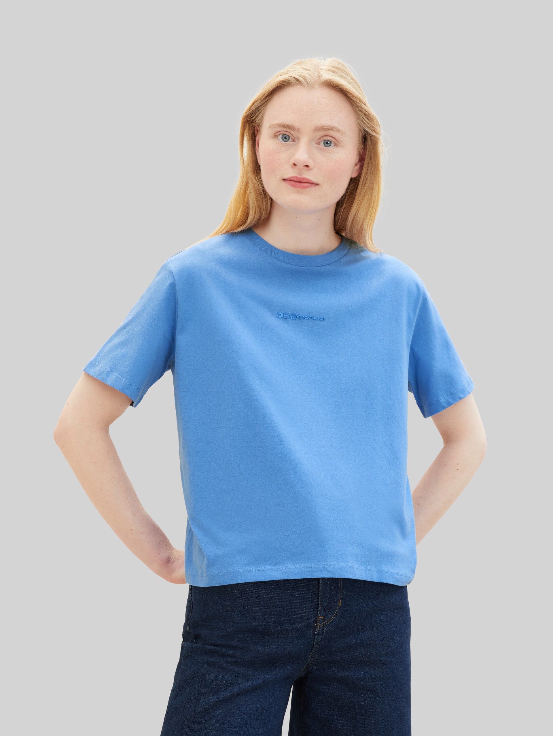 T-shirt Boxy Fit en coton - sicilian blue - Découpe Vue de face du modèle
