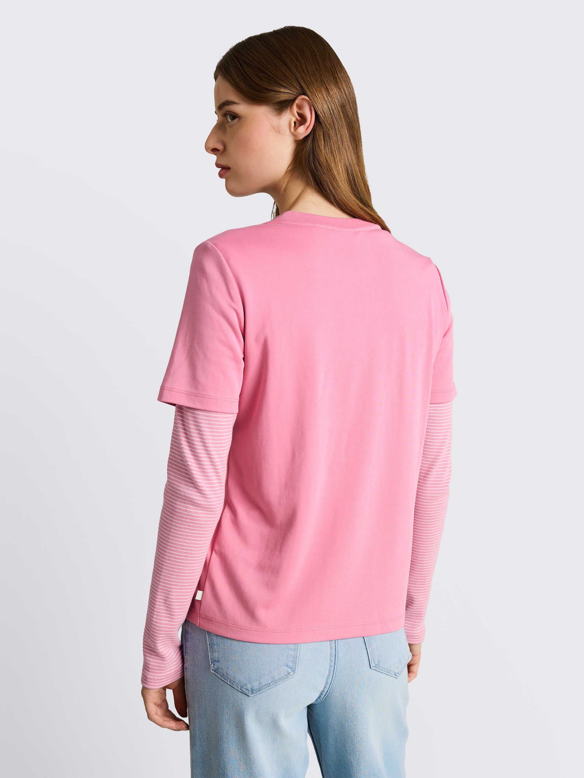 T-shirt met losse pasvorm - Soft Blush Rose - Neklijn model-achteraanzicht