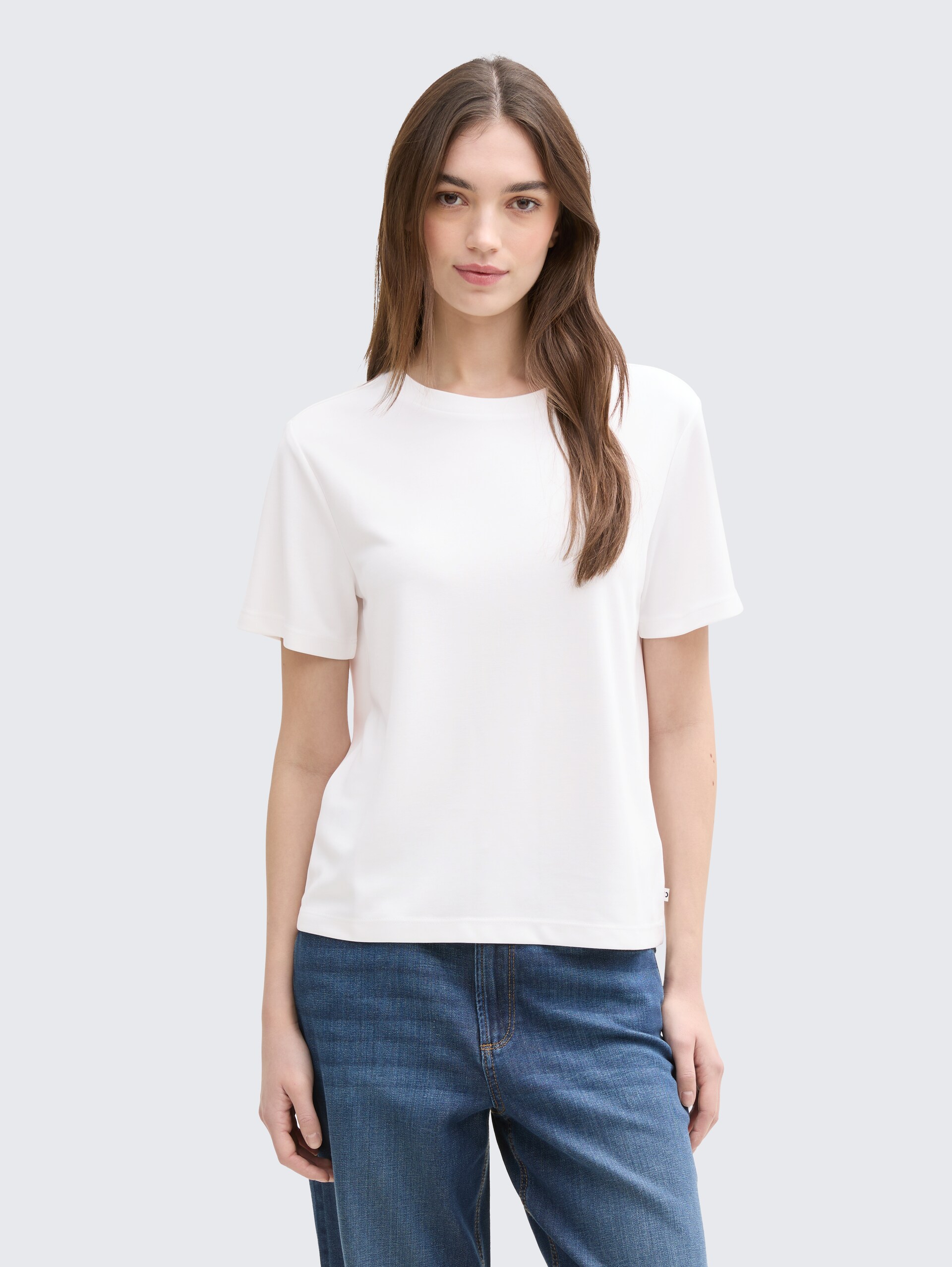 T-shirt met losse pasvorm - White - Nek model vooraanzicht