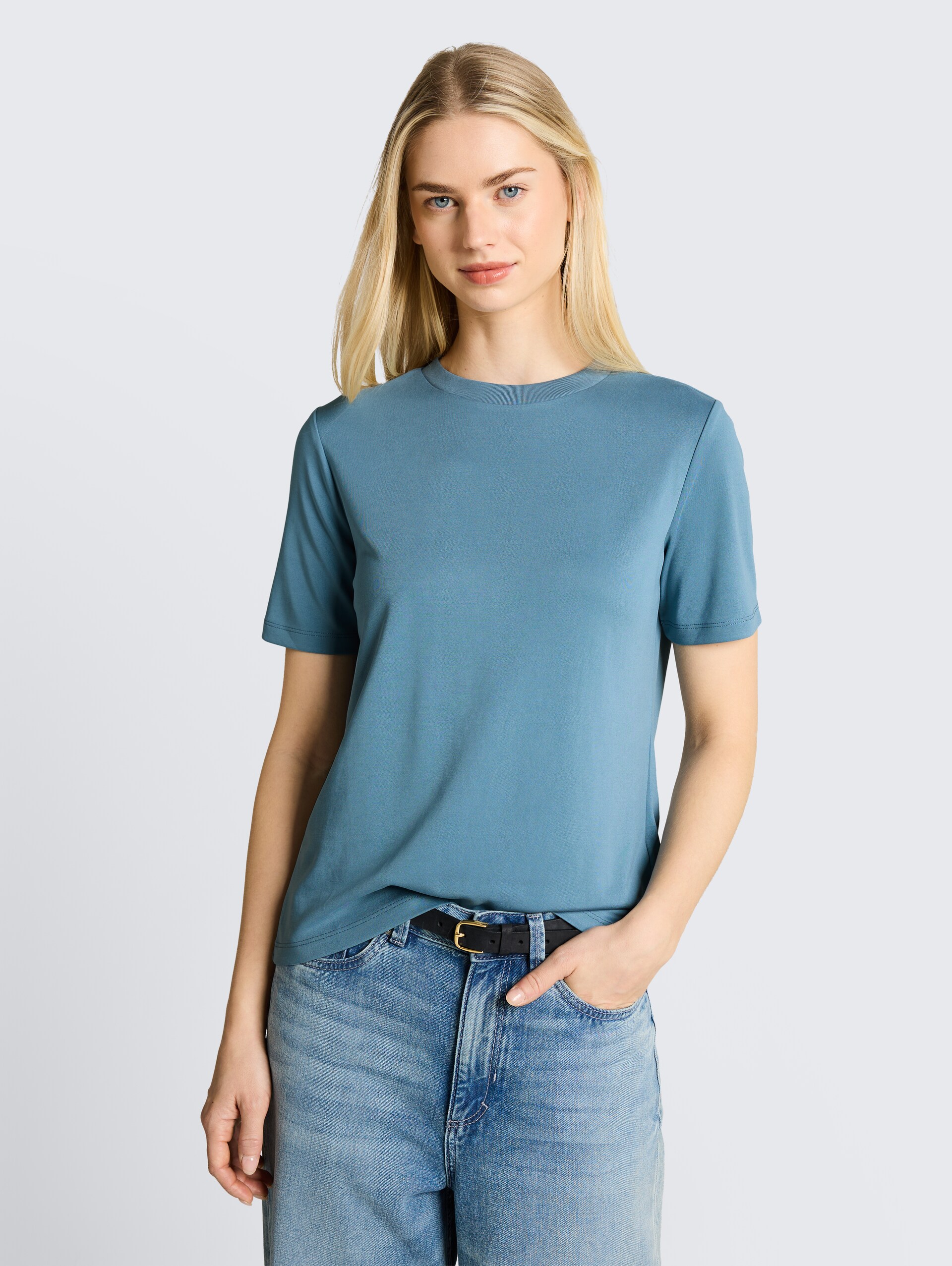 T-shirt met losse pasvorm - spring lake blue - Nek model vooraanzicht