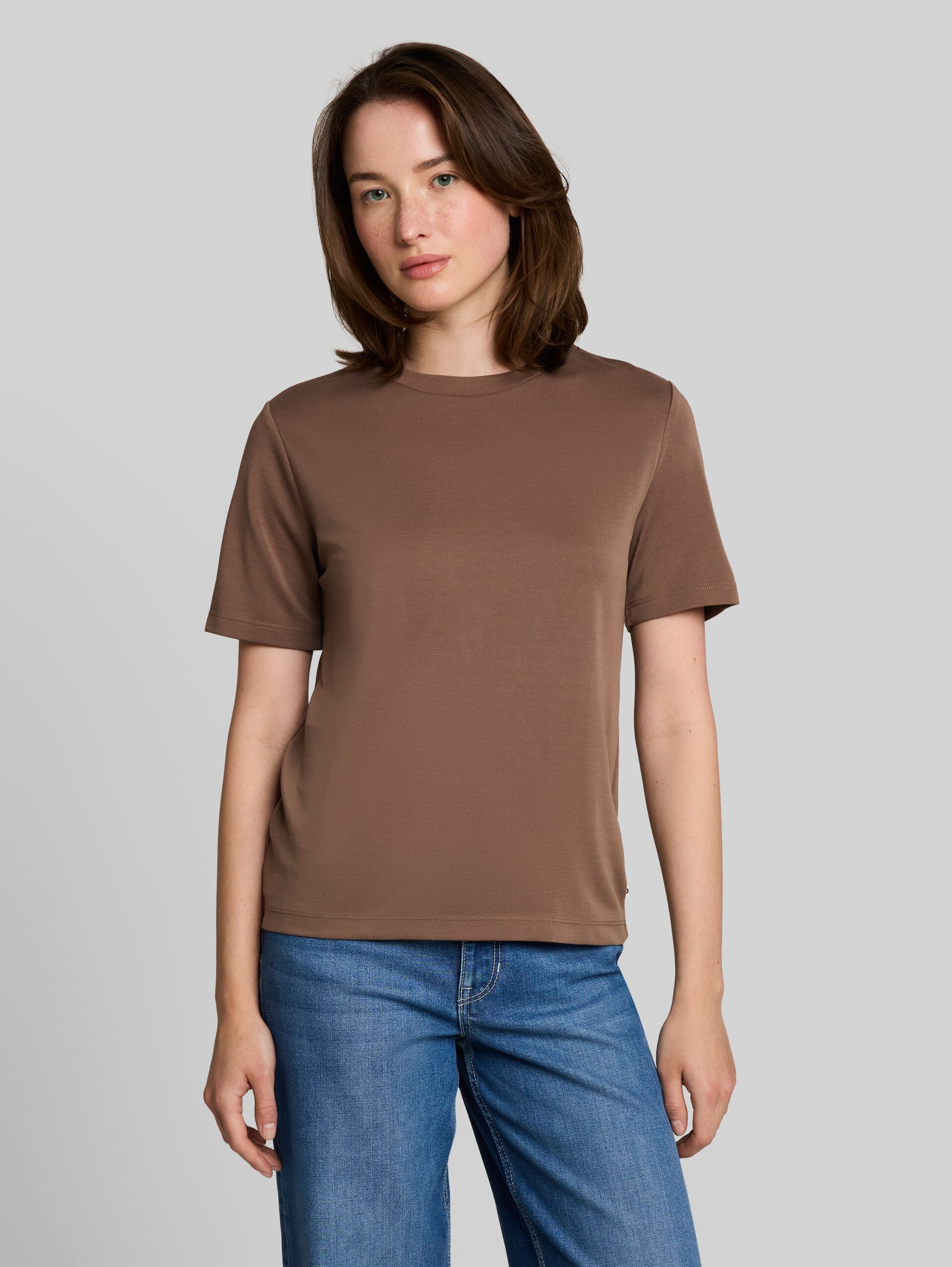 T-shirt coupe ample - coffee brown - Découpe Vue de face du modèle