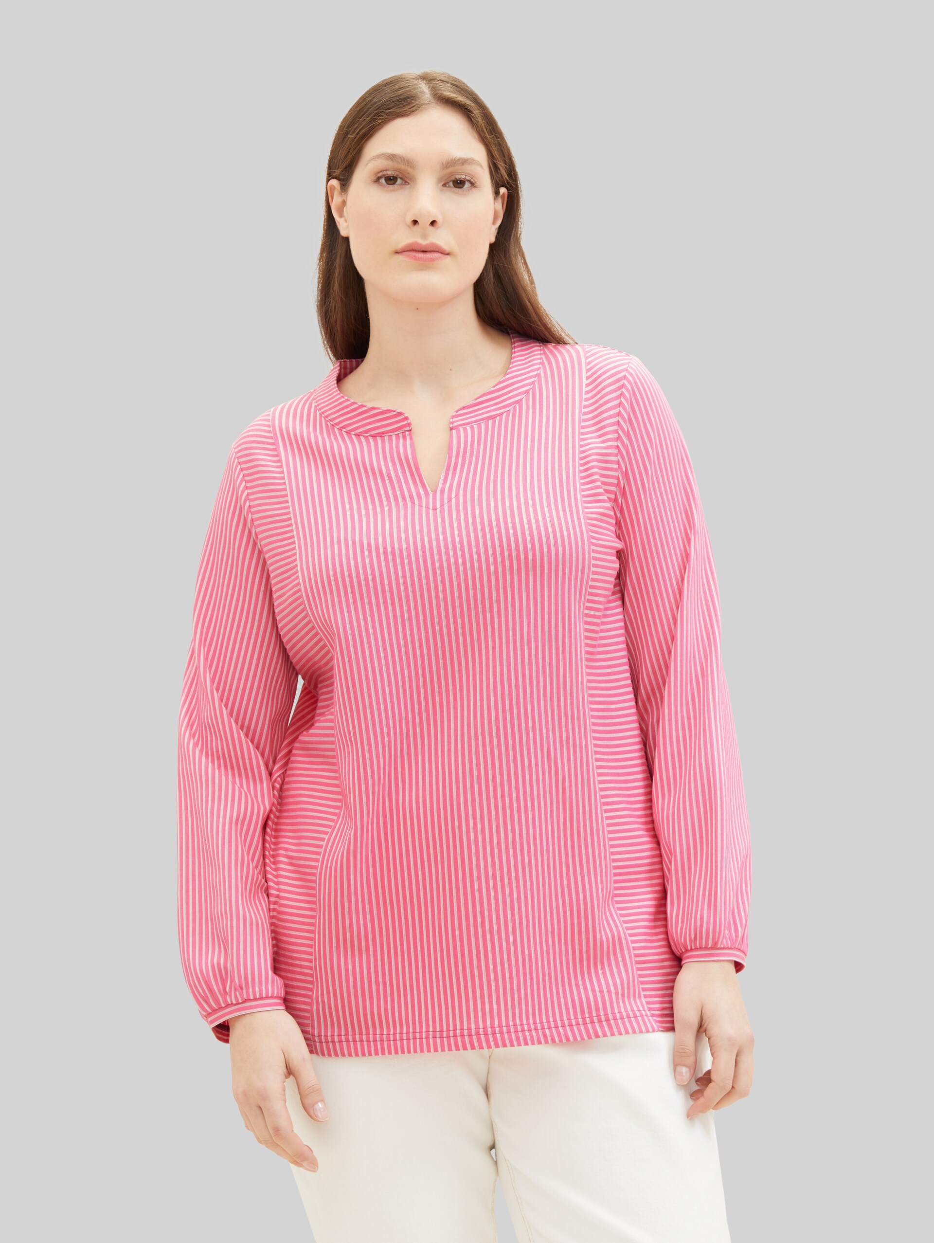 Plus Size - Chemise à rayures - pink thin stripe - Découpe Vue de face du modèle