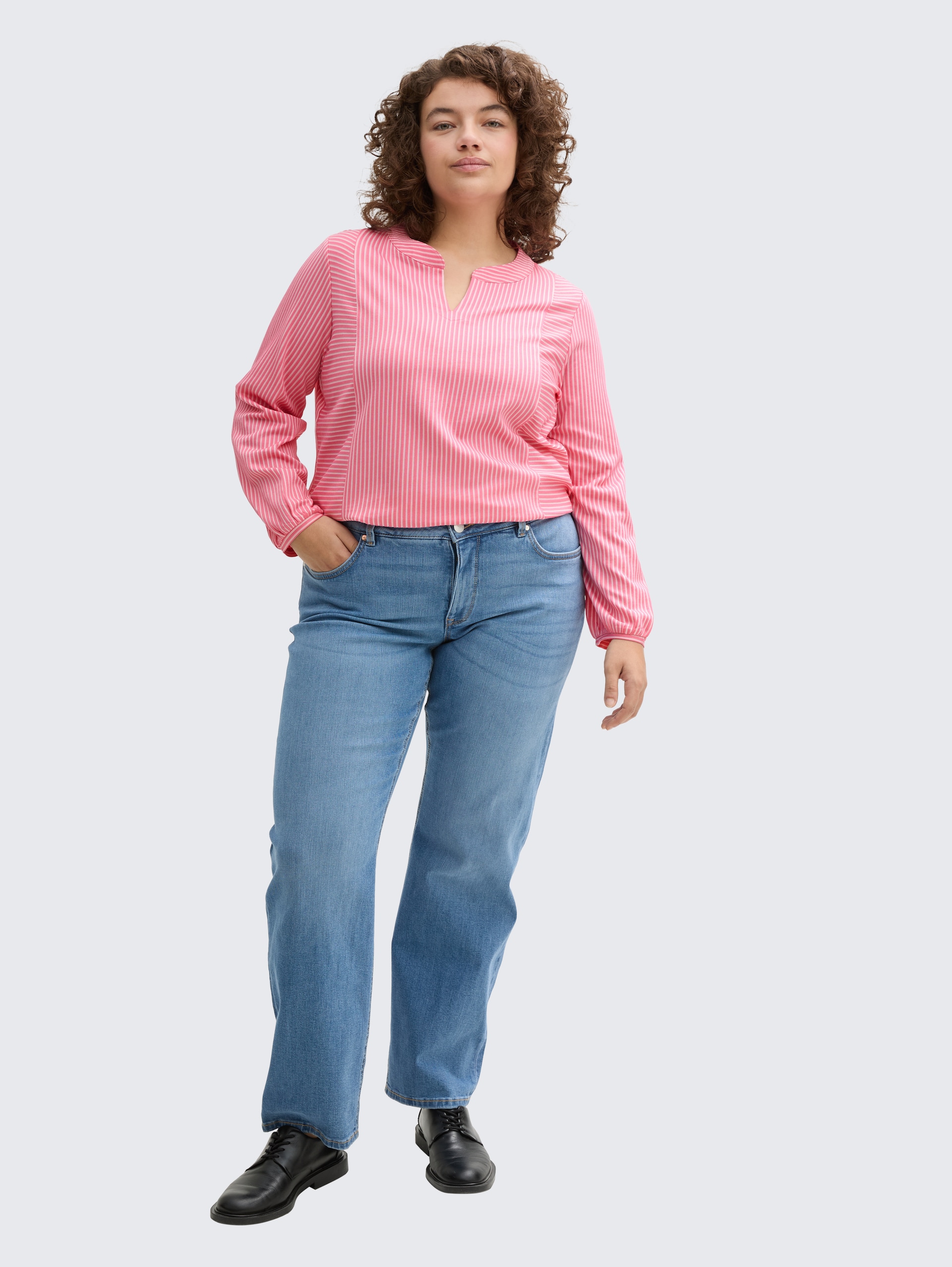 Plus Size - Blusenshirt mit Streifenmuster - bright rose white thin stripe - Model-Vorderansicht