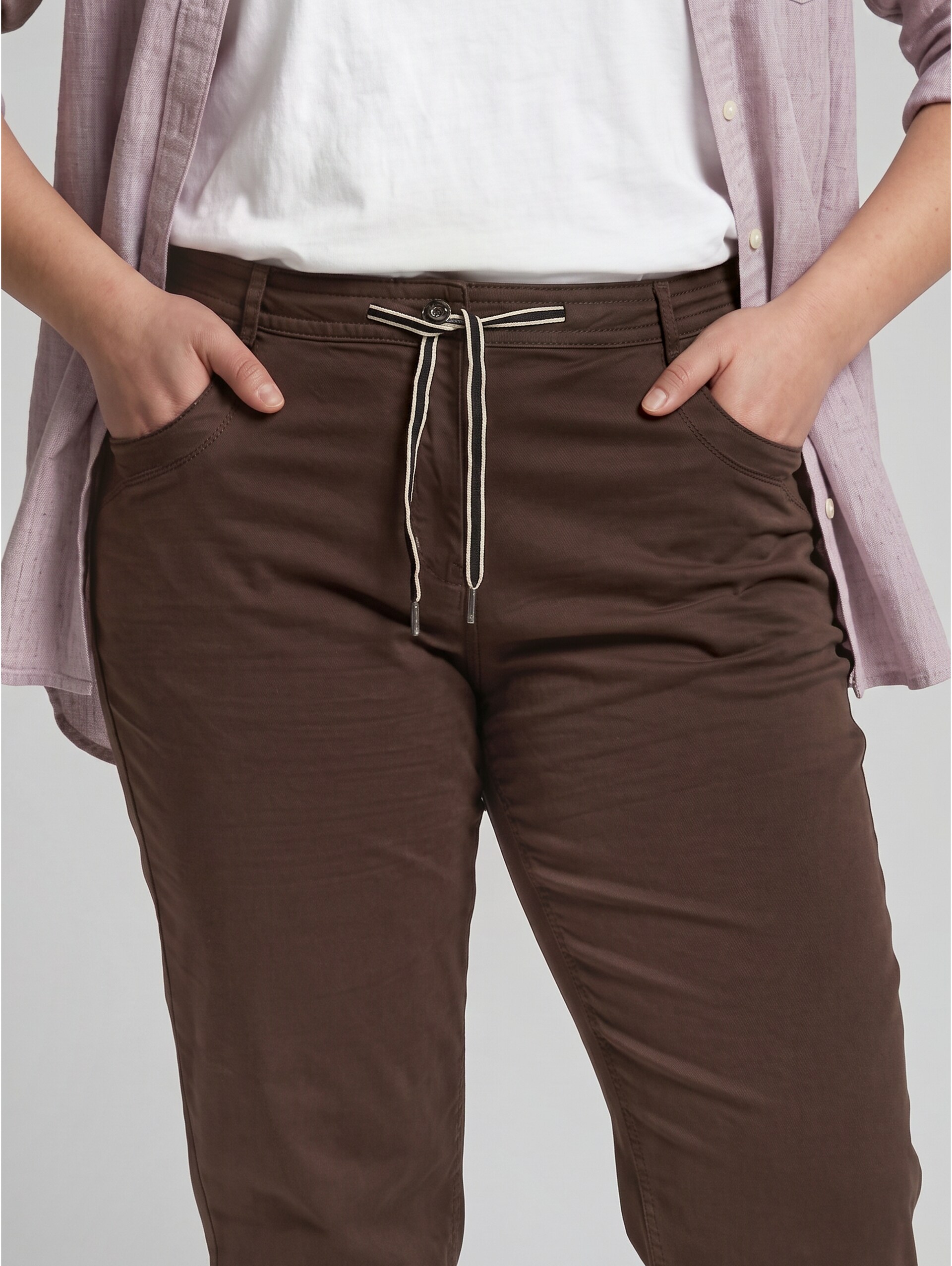 Plus Size - Pantalon slim court - java dark brown - Vue détaillée du modèle