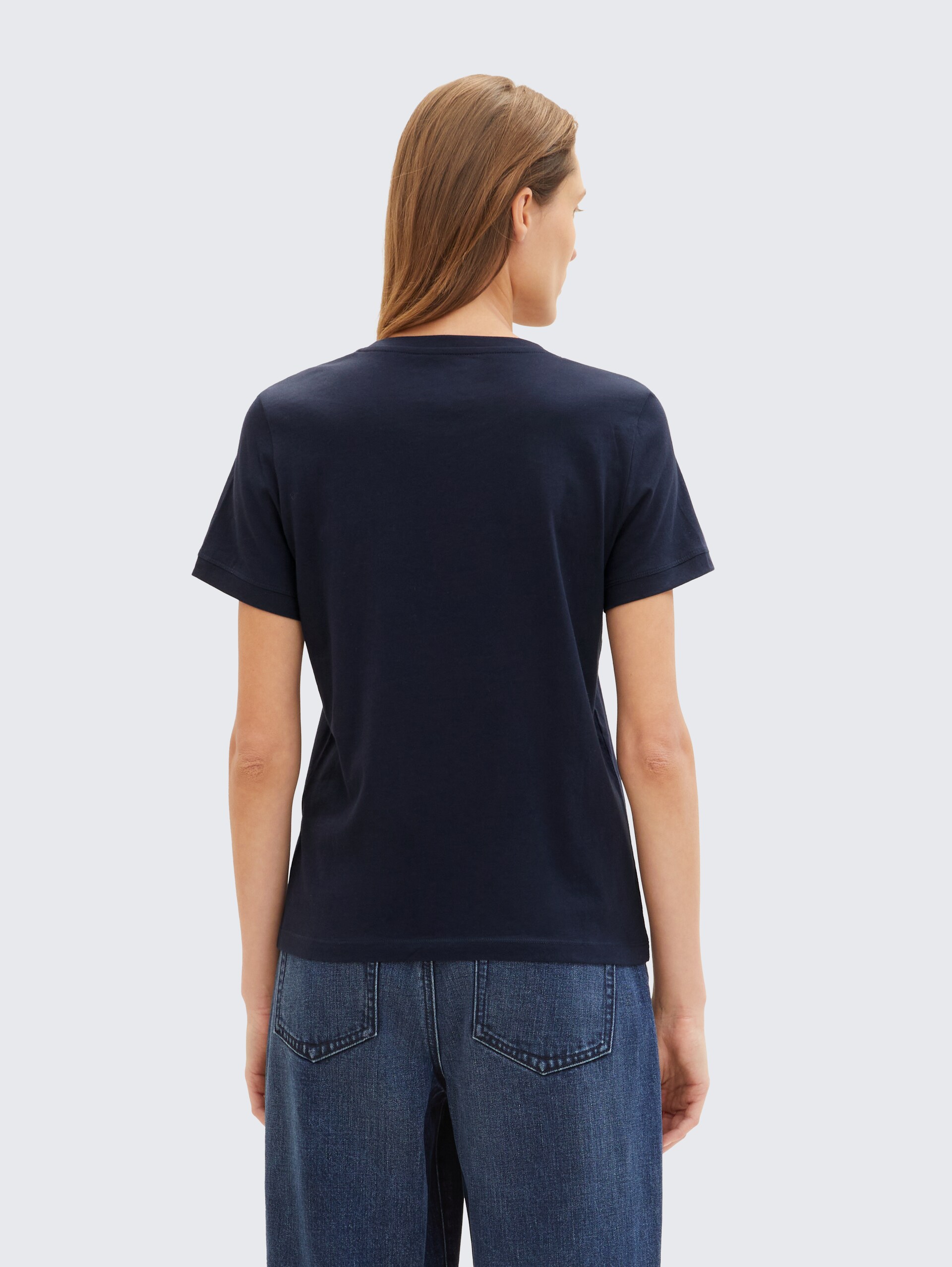 T-Shirt mit Logo-Stickerei - sky captain blue - Auschnitt Model-Rückansicht