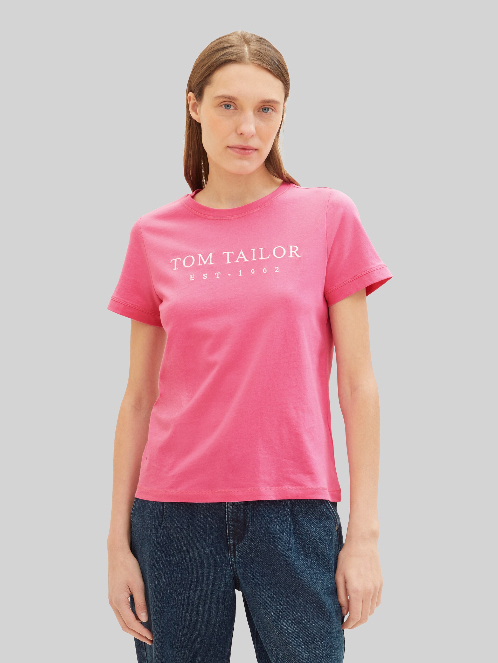 T-shirt avec logo brodé - carmine pink - Découpe Vue de face du modèle