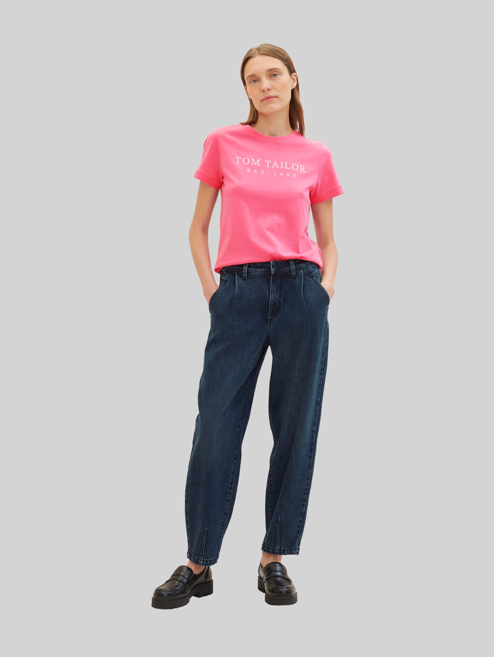 T-shirt avec logo brodé - carmine pink - Vue de face du modèle