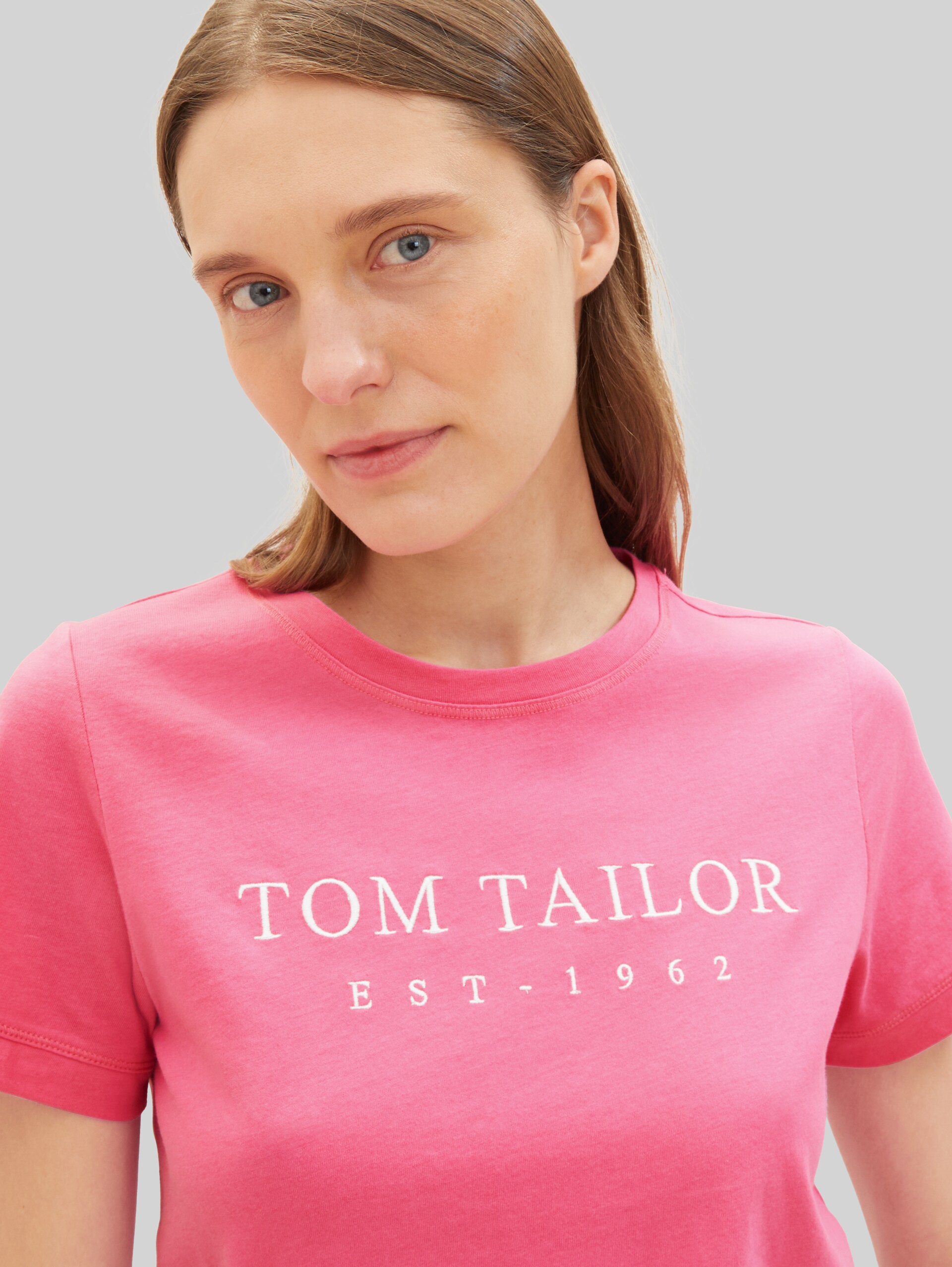 T-shirt avec logo brodé - carmine pink - Vue détaillée du modèle