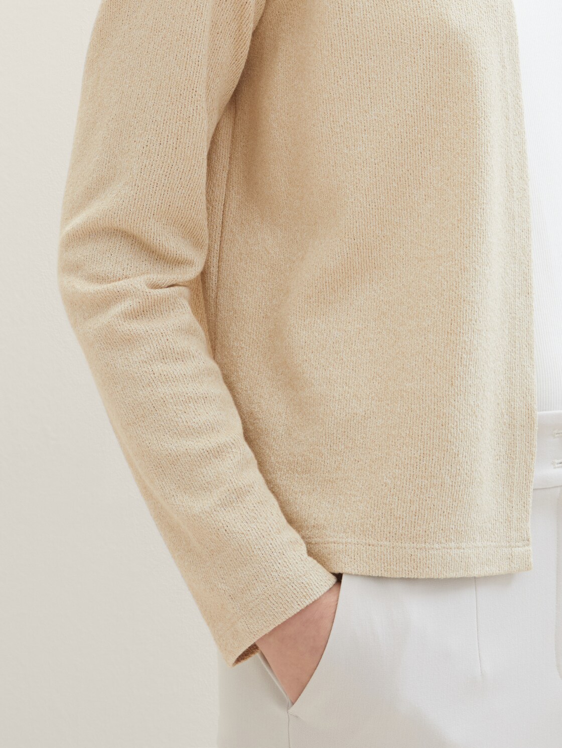 Basic Cardigan - Sandy Beige Melange - Detail-Model-Ansicht