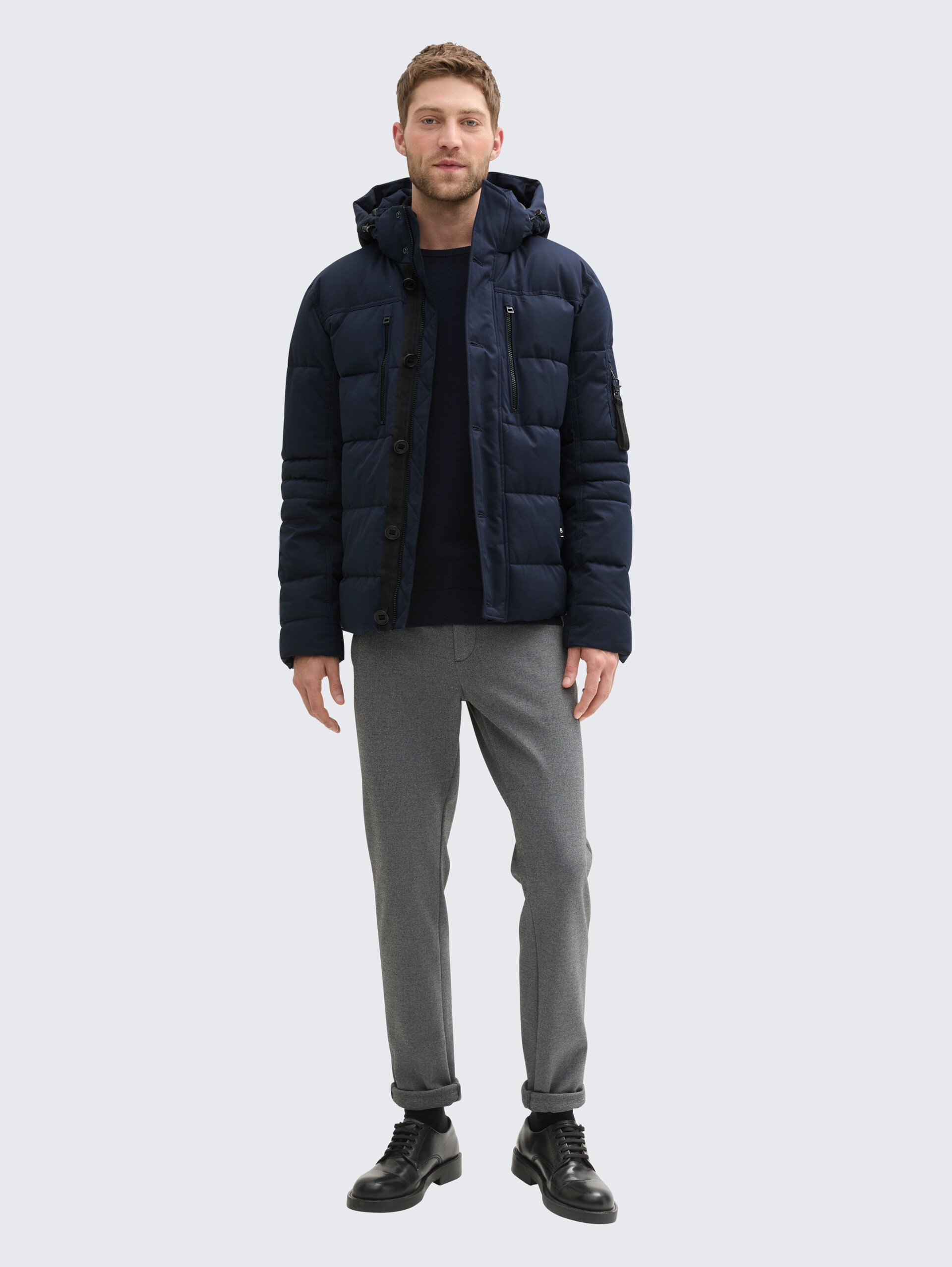 Pufferjacke mit abnehmbarer Kapuze - sky captain blue - seitliche Model-Ansicht