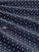 Chemise ajustée à motif - navy white minimal design - Vue de la matière
