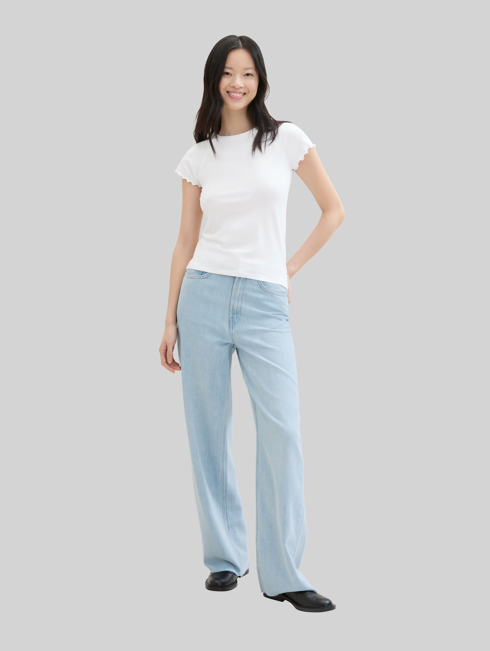 Slim Fit T-Shirt - White - Model-Vorderansicht
