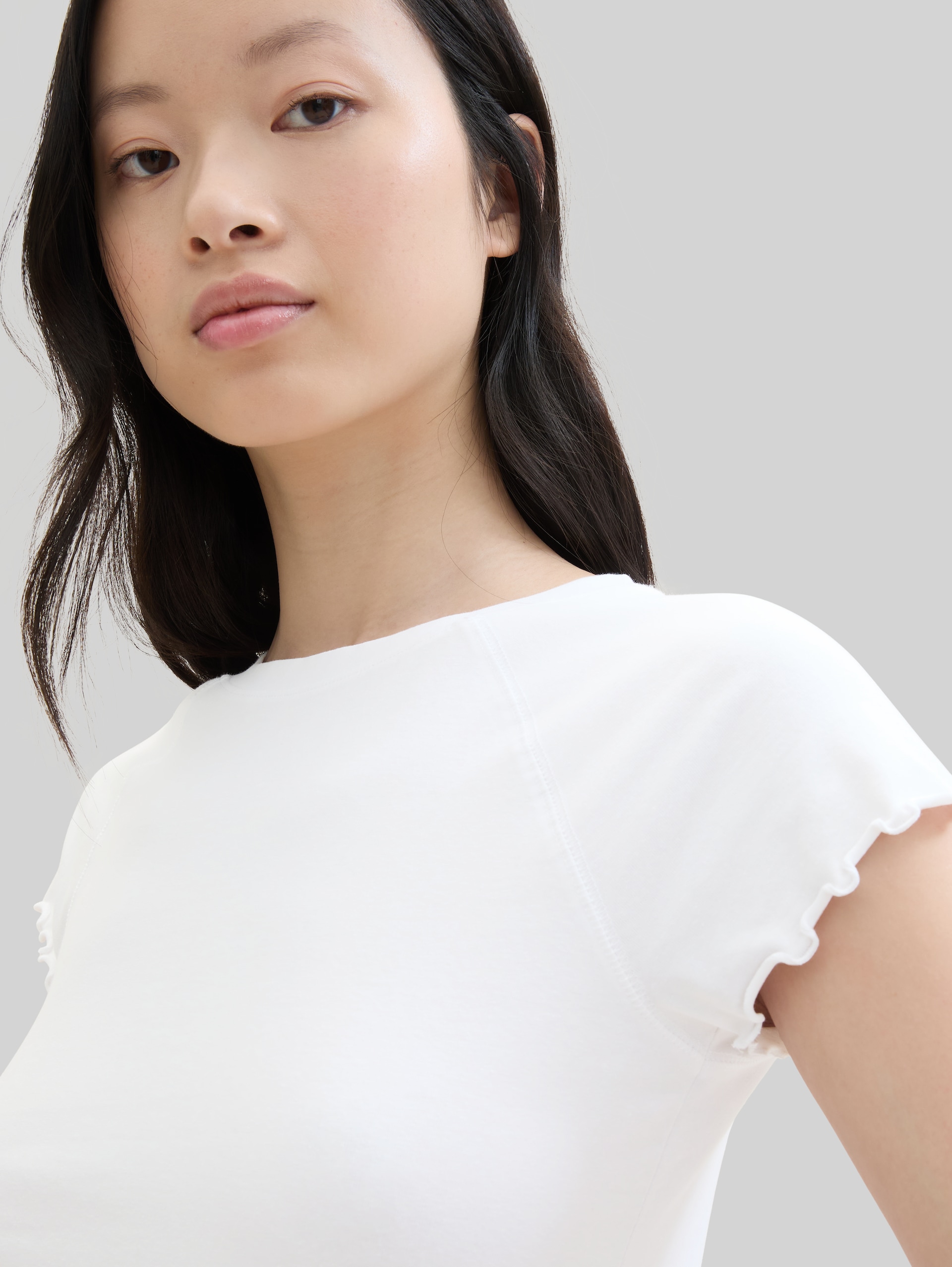 Slim Fit T-Shirt - White - Detail-Model-Ansicht