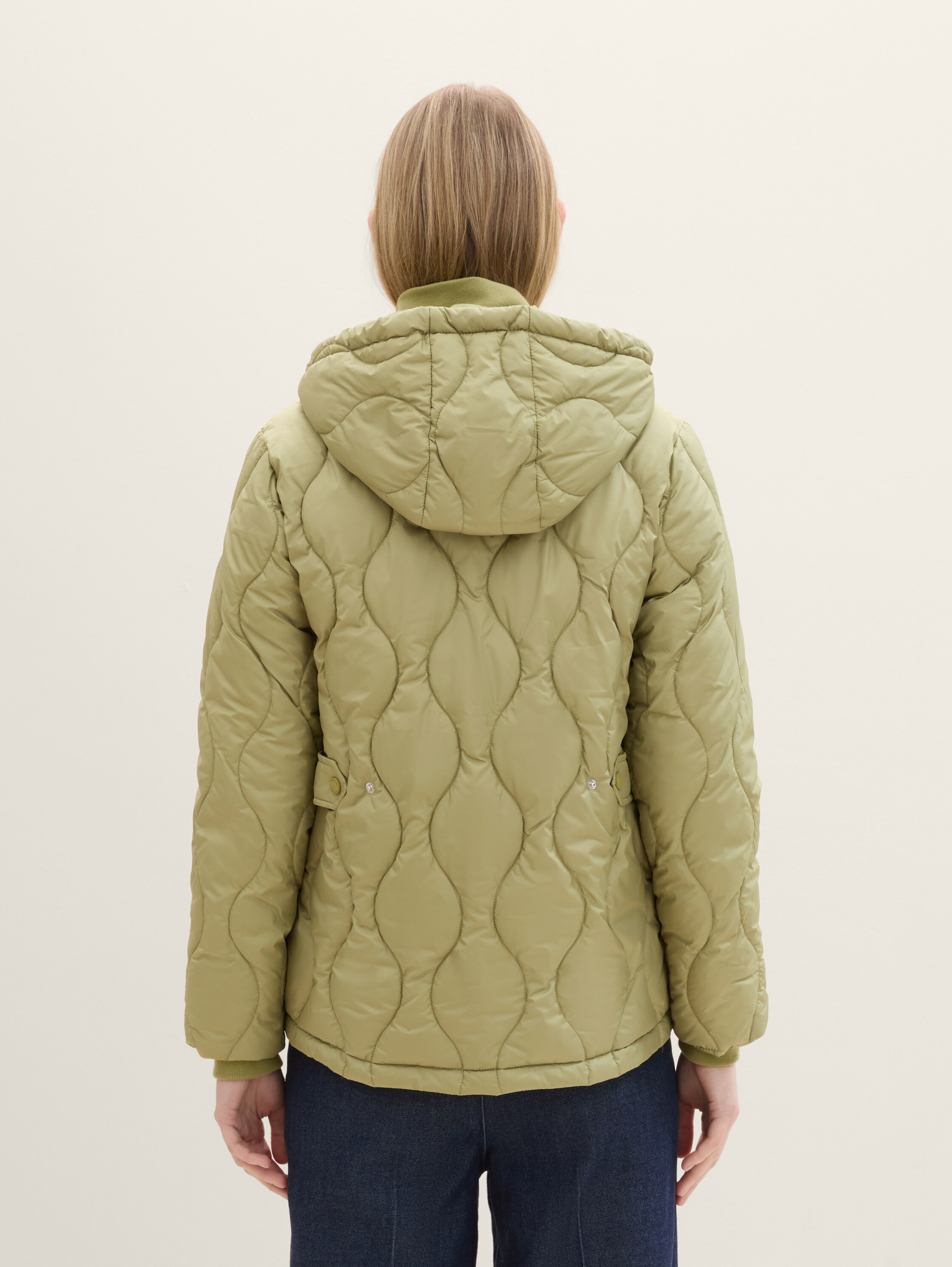Leichte Jacke mit Kapuze - 4