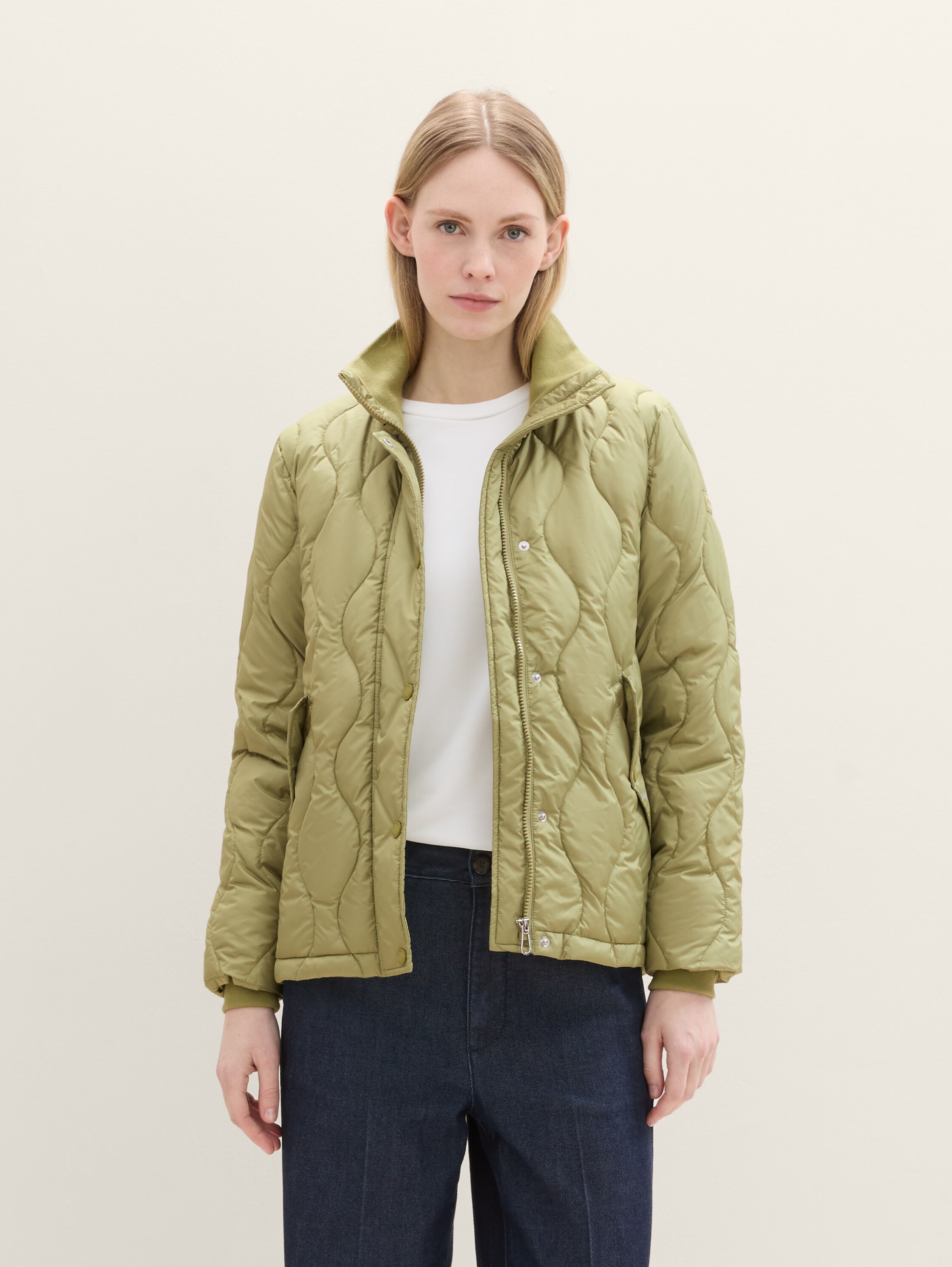 Leichte Jacke mit Kapuze - 1