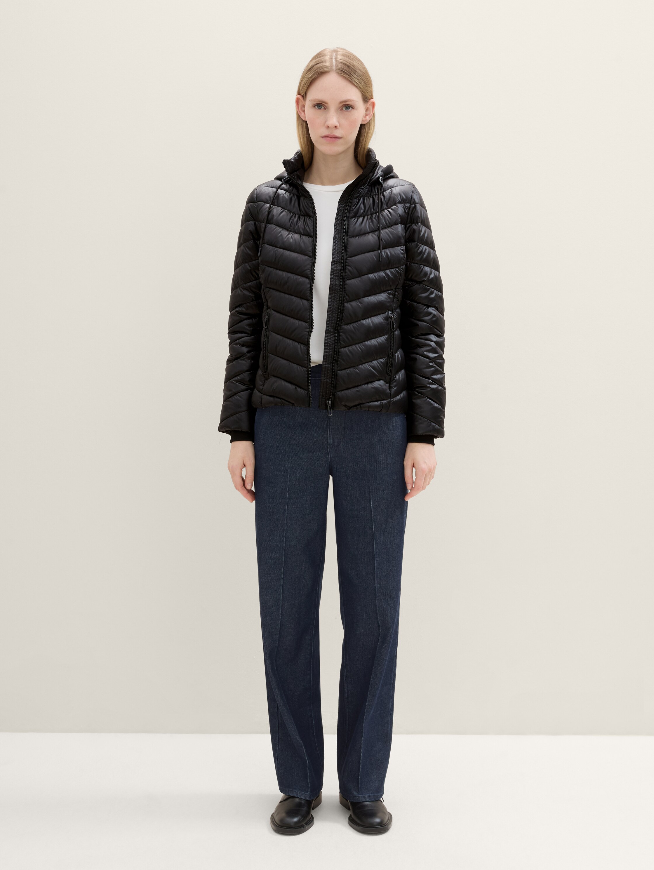 Leichte Steppjacke mit Kapuze - 2