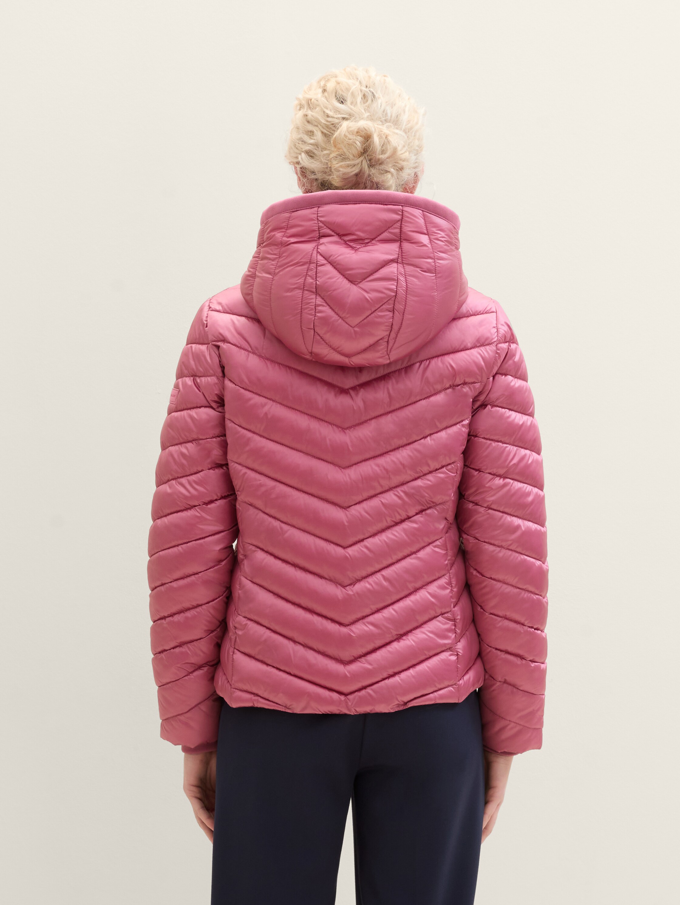 Leichte Steppjacke mit Kapuze - 4