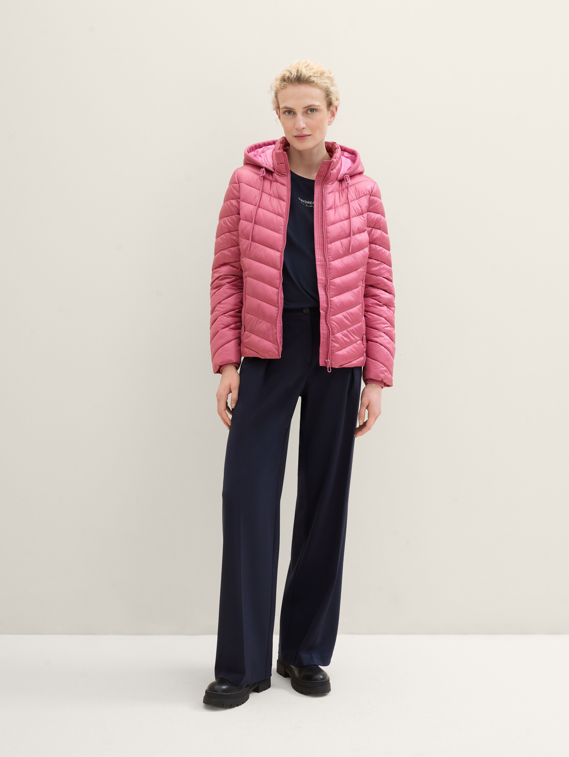 Leichte Steppjacke mit Kapuze - 2