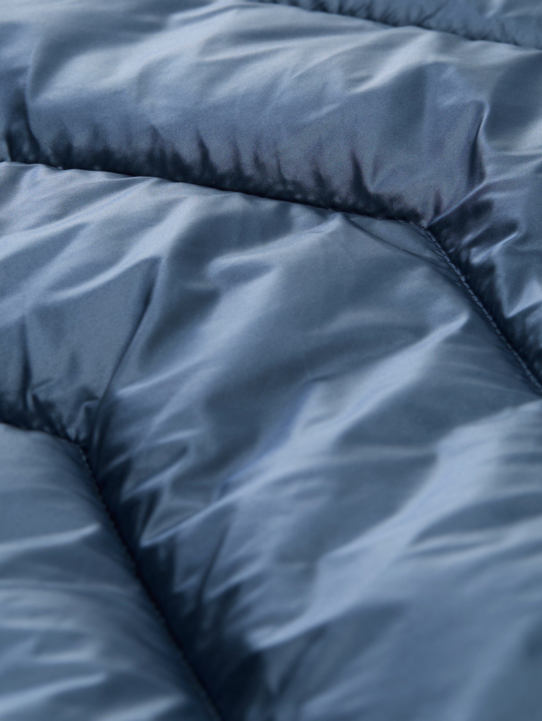 Lang gewatteerd vest met kap - nighttime_blue - 