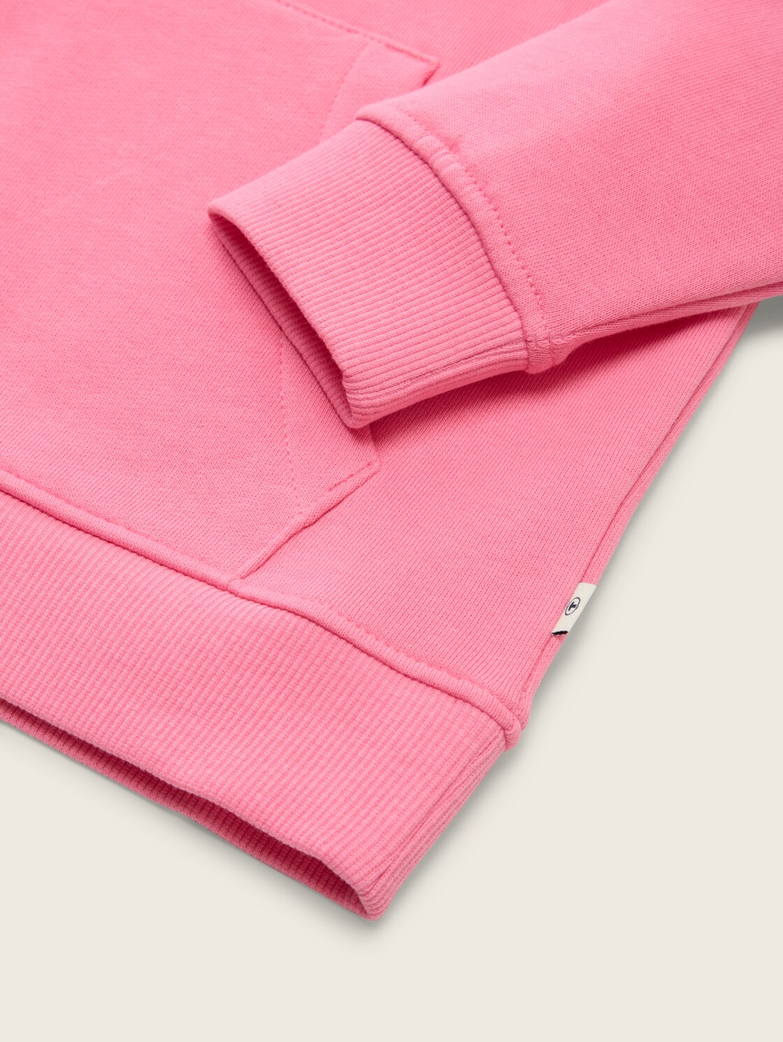 Hoodie Sweatshirt mit Logo-Print - pink universe - Detail-Model-Ansicht