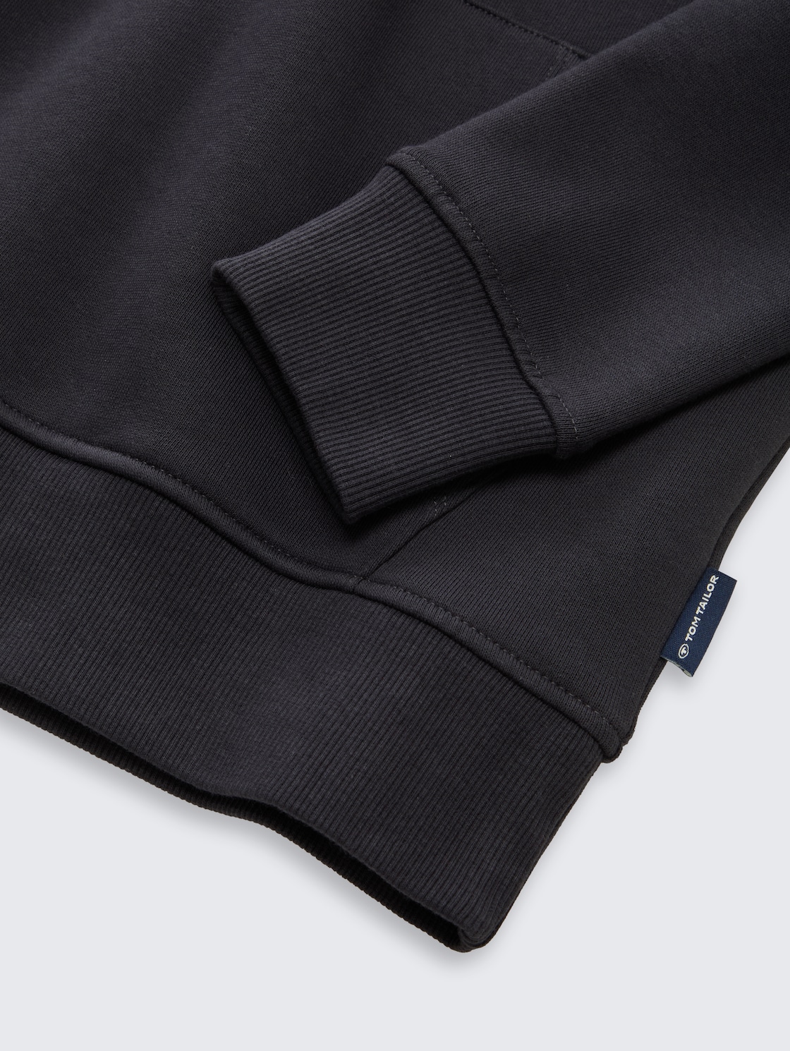 Hoodie Sweatshirt mit Logo-Print - coal grey - Detail-Model-Ansicht