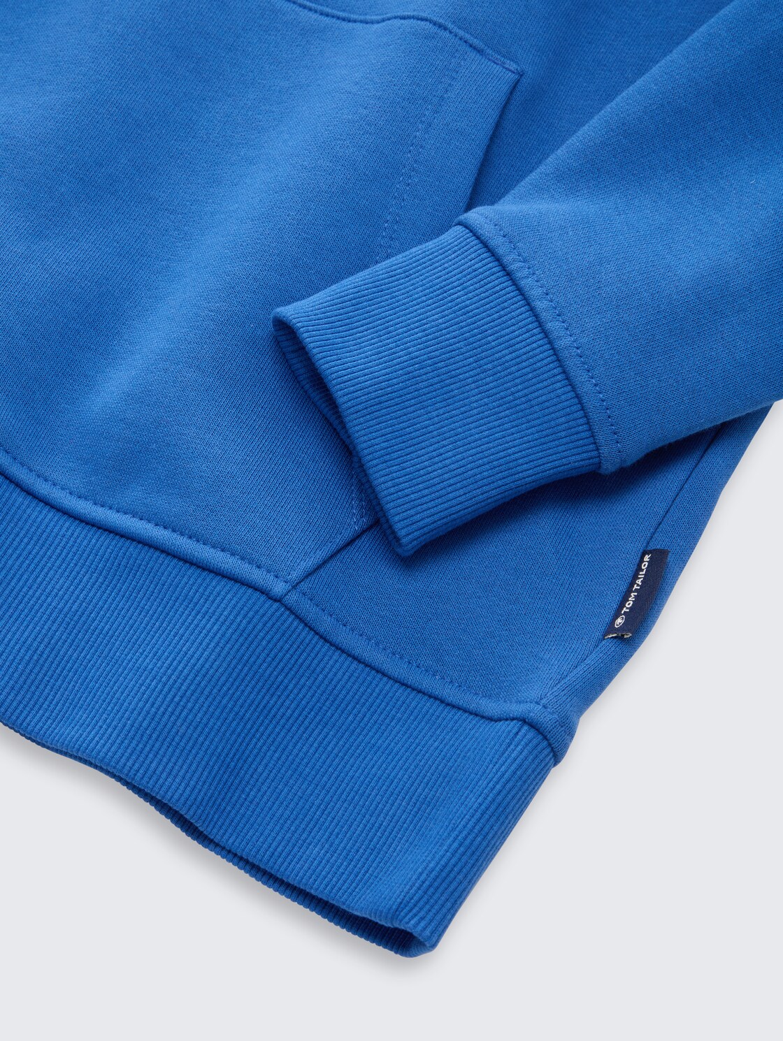 Hoodie Sweatshirt mit Logo-Print - soft sapphire blue - Detail-Model-Ansicht