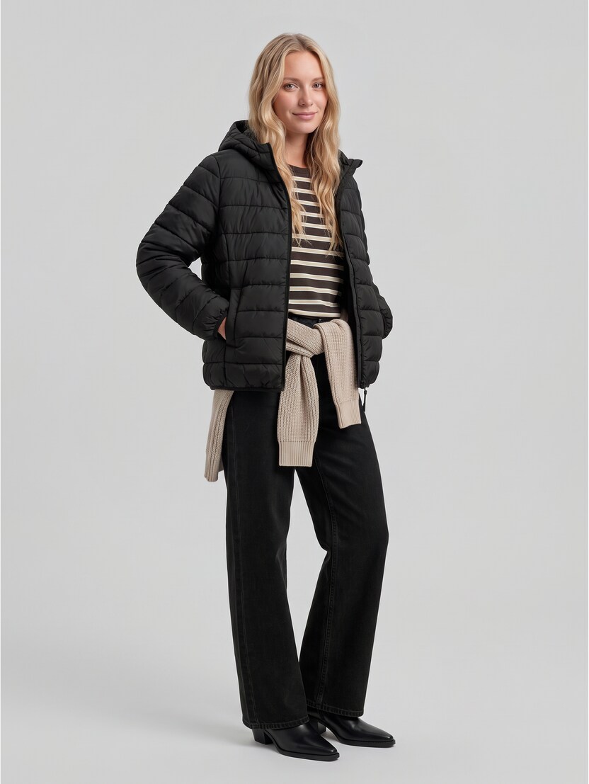 Lightweight Steppjacke mit Kapuze von Denim Female, deep black