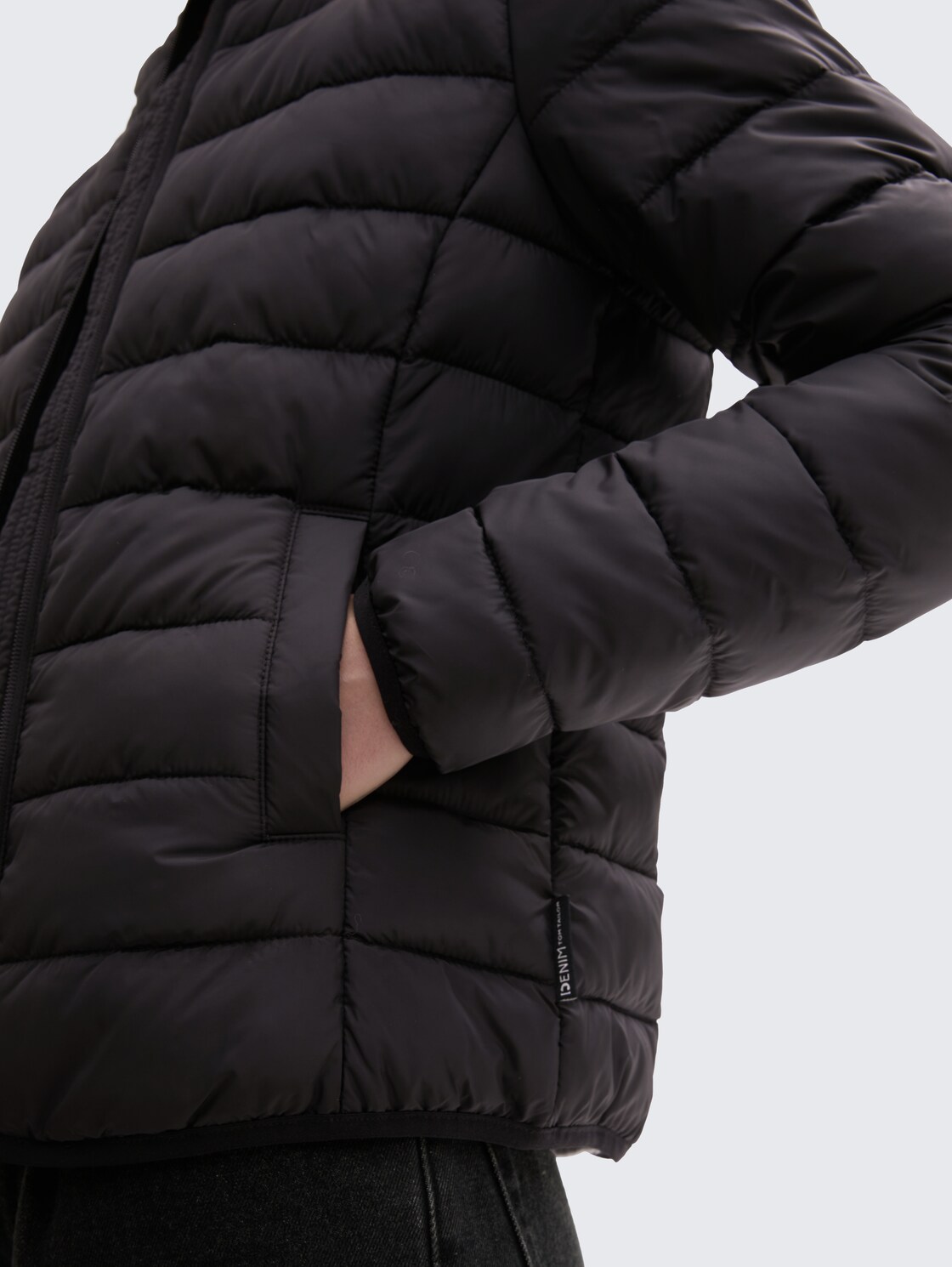 Lightweight Steppjacke mit Kapuze - deep black - Detail-Model-Ansicht