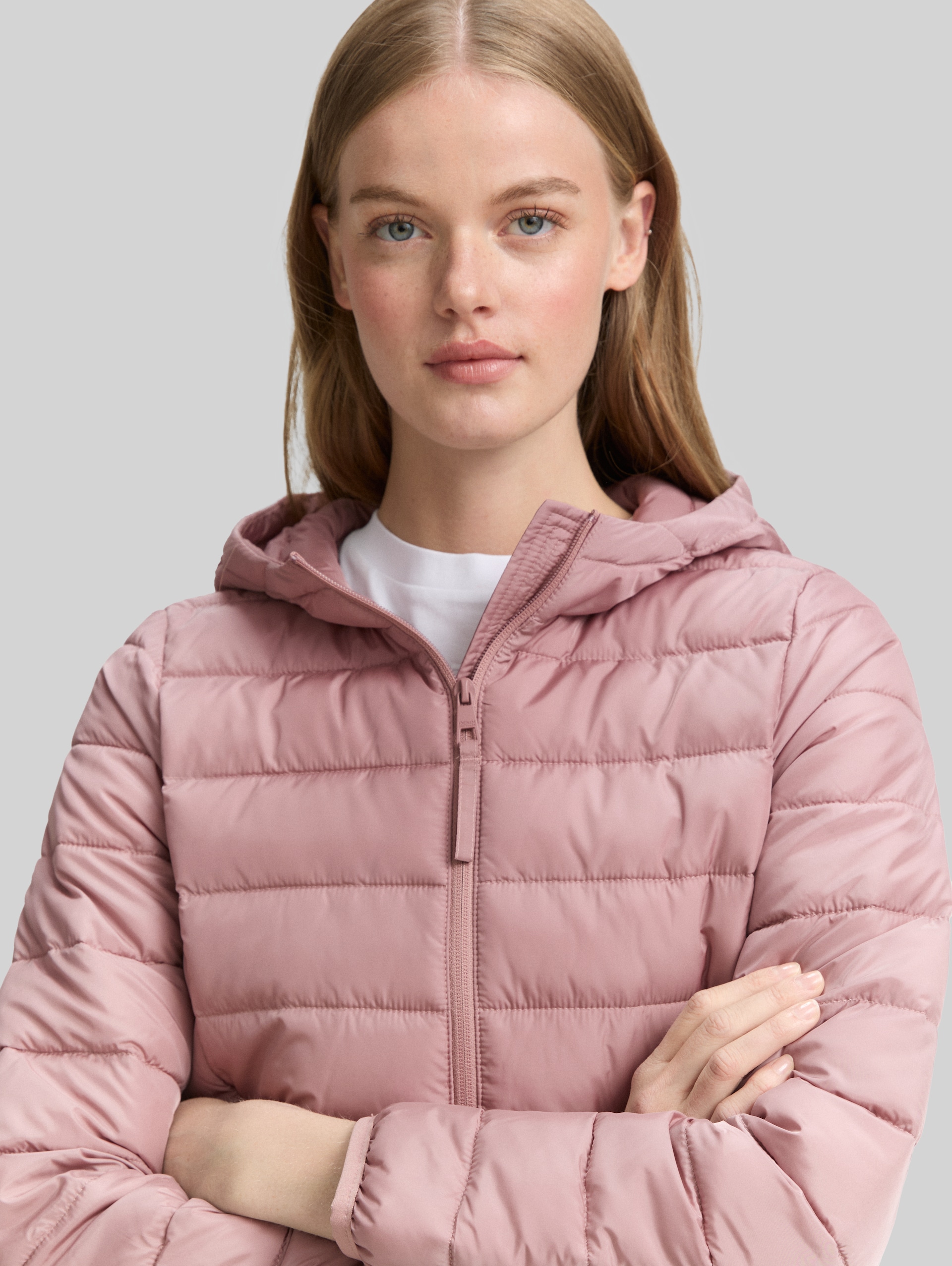 Lightweight Steppjacke mit Kapuze - bristly rose - Detail-Model-Ansicht