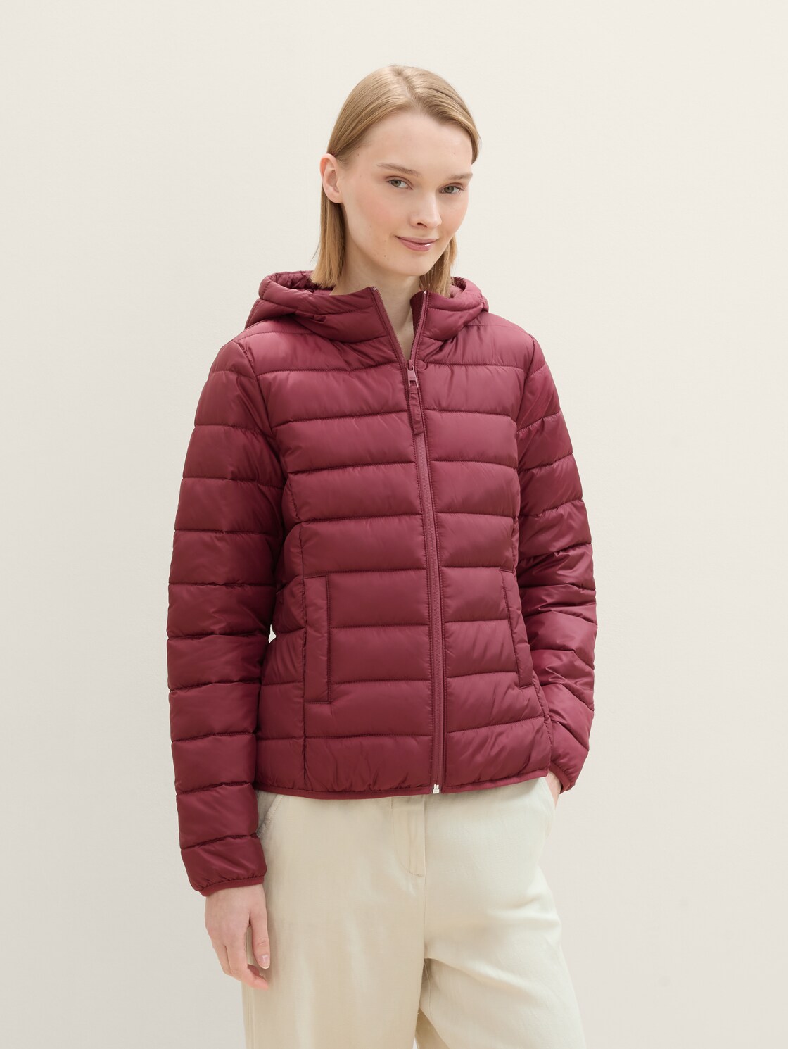 Lightweight Steppjacke mit Kapuze - deep wine red