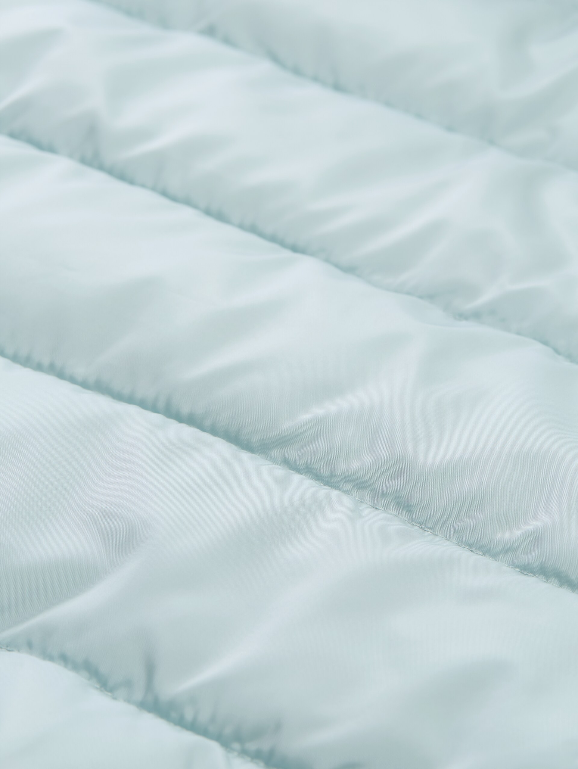 Lichtgewicht gewatteerd jack met capuchon - new ice blue - Detailaanzicht product