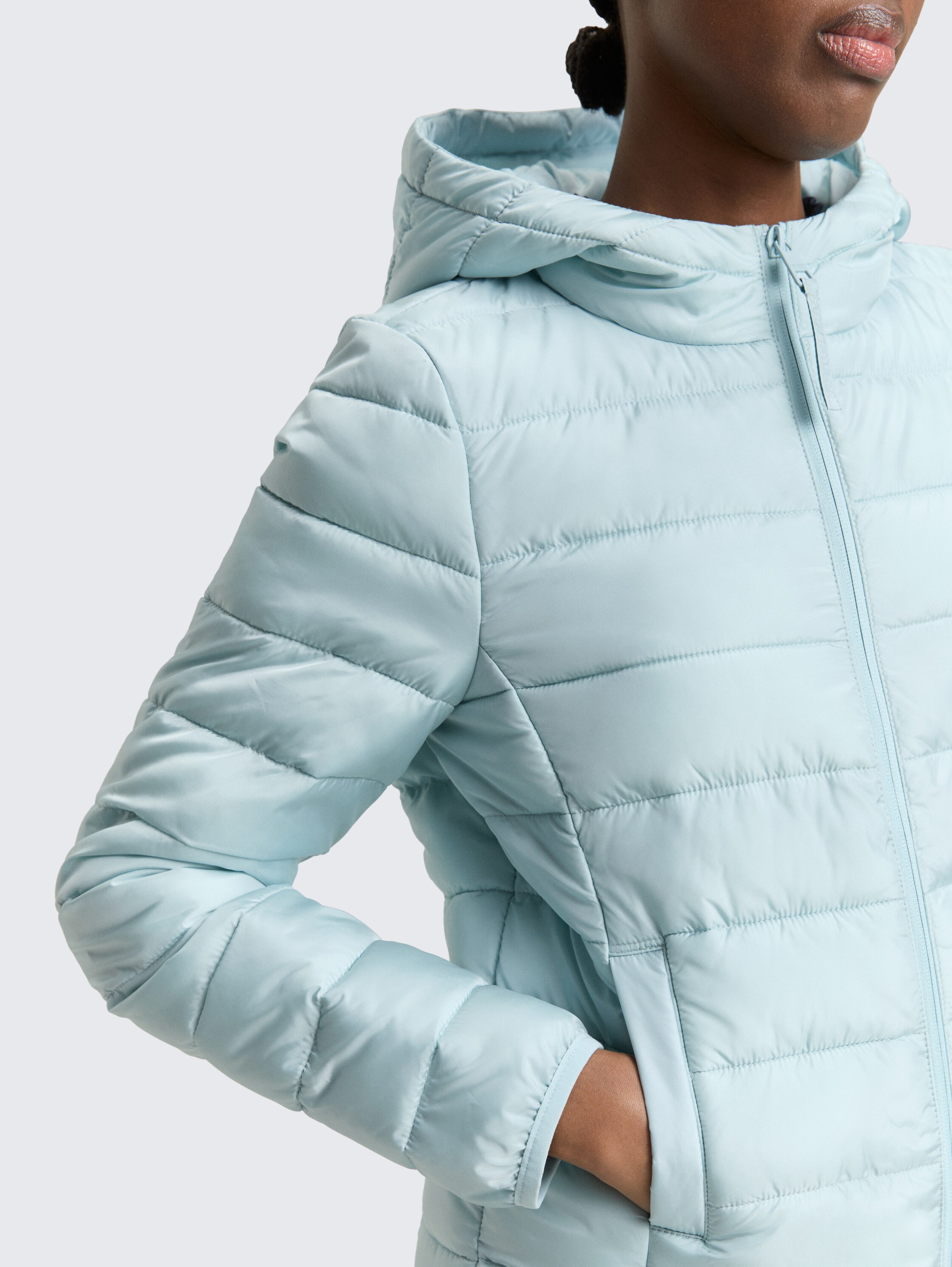 Lightweight Steppjacke mit Kapuze - new ice blue - Detail-Model-Ansicht