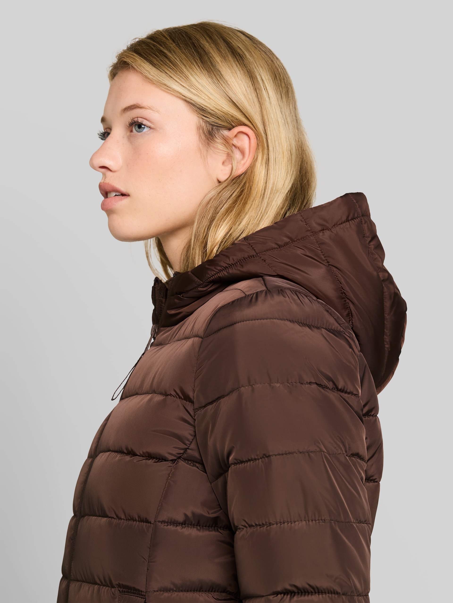Lightweight Steppjacke mit Kapuze - cool dark brown - Detail-Model-Ansicht
