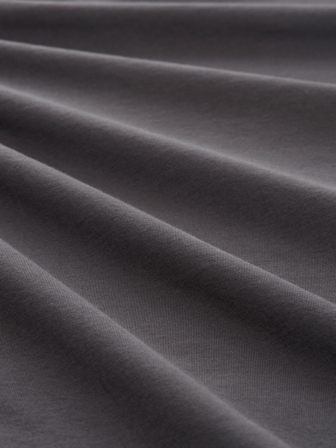 T-Shirt mit Logo Print - Tarmac Grey - Material-Ansicht