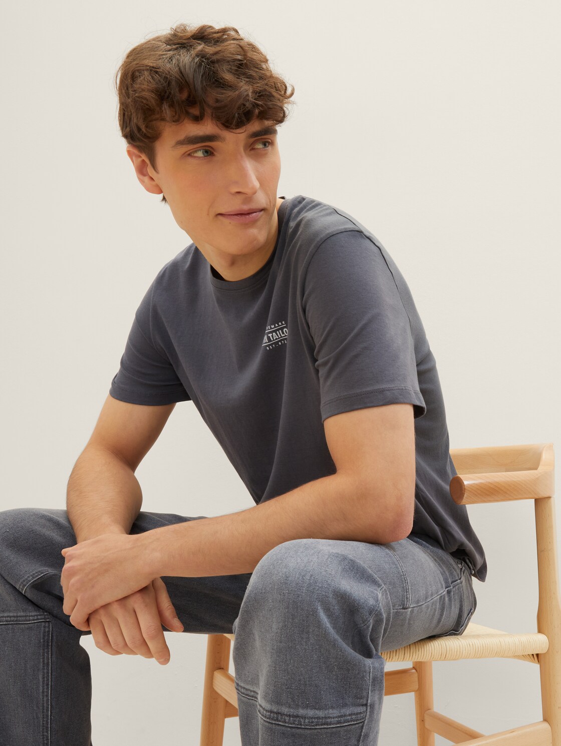 T-Shirt mit Logo Print - Tarmac Grey