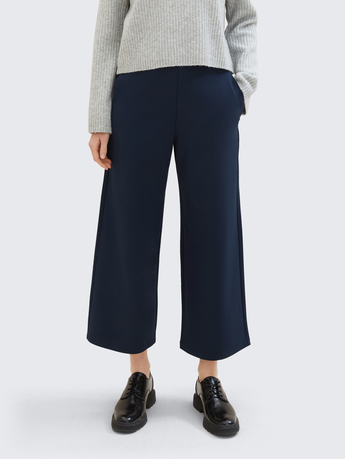 High Waist Culotte Hose - sky captain blue - Ausschnitt Model-Vorderansicht