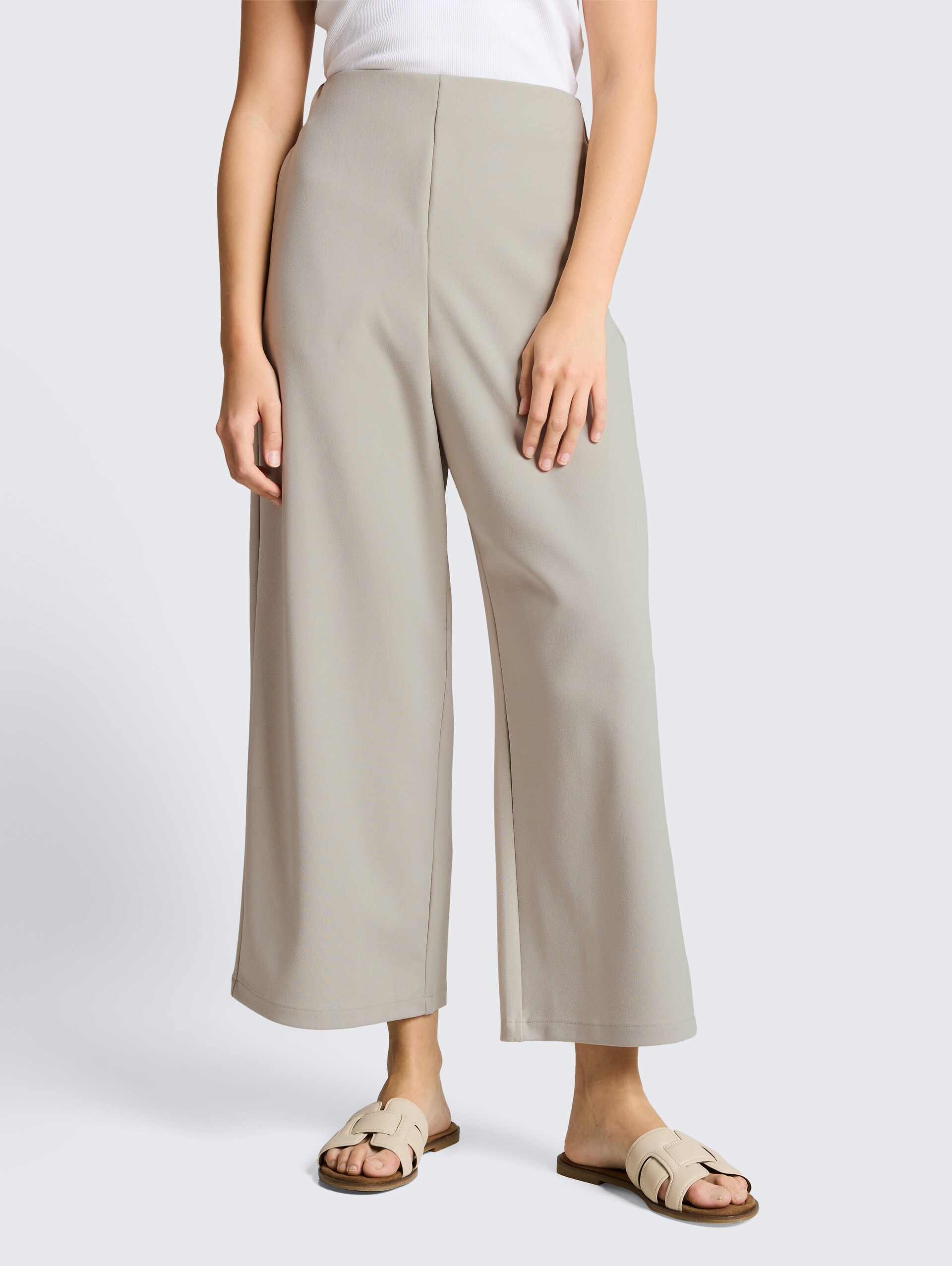 High Waist Culotte Hose - cloud grey - Ausschnitt Model-Vorderansicht