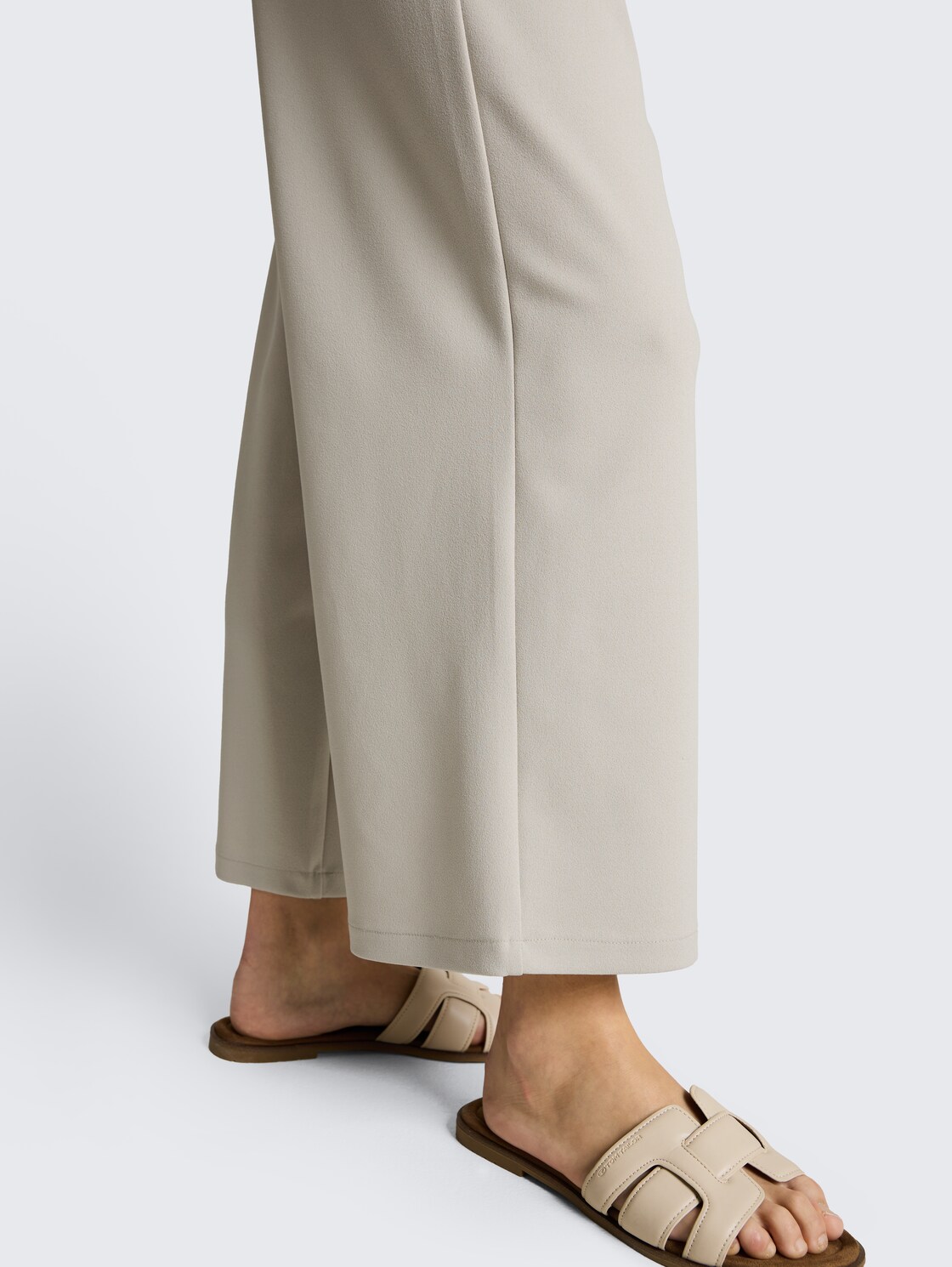 High Waist Culotte Hose - cloud grey - Detail-Model-Ansicht