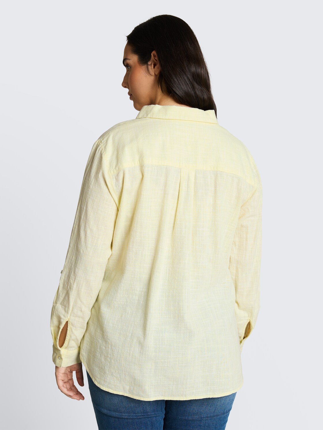Plus Size - Bluse mit Brusttaschen - soft lemon - Auschnitt Model-Rückansicht