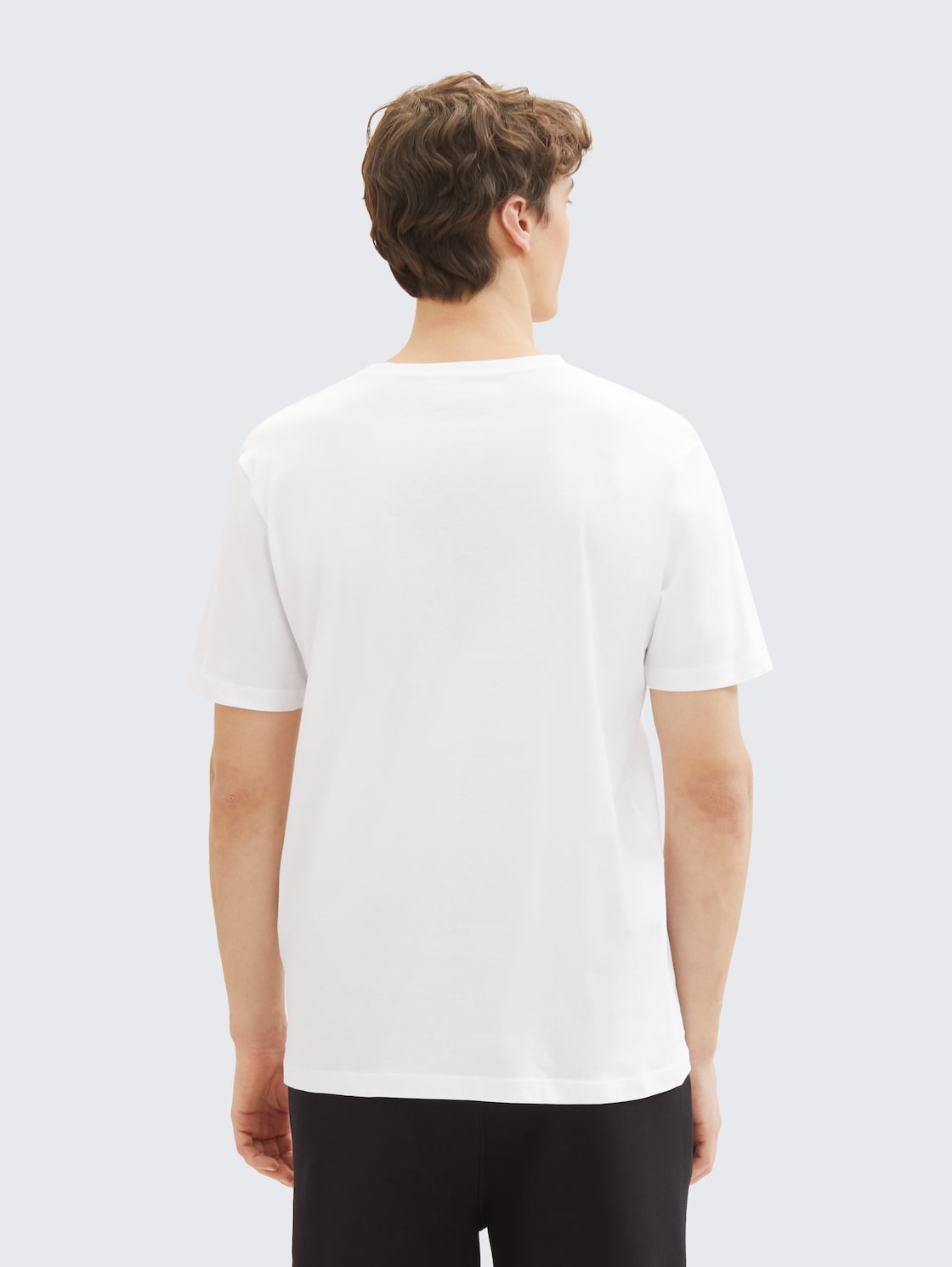 T-Shirts aus Baumwolle im 3er-Pack - White - Auschnitt Model-Rückansicht