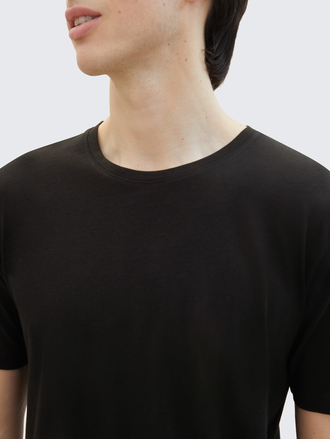 T-Shirts aus Baumwolle im 3er-Pack - Black - Detail-Model-Ansicht