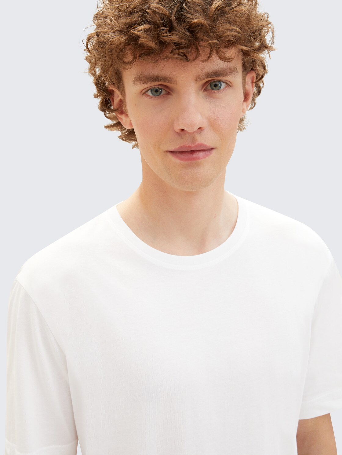 T-Shirts aus Baumwolle im 4er-Pack - White - Detail-Model-Ansicht