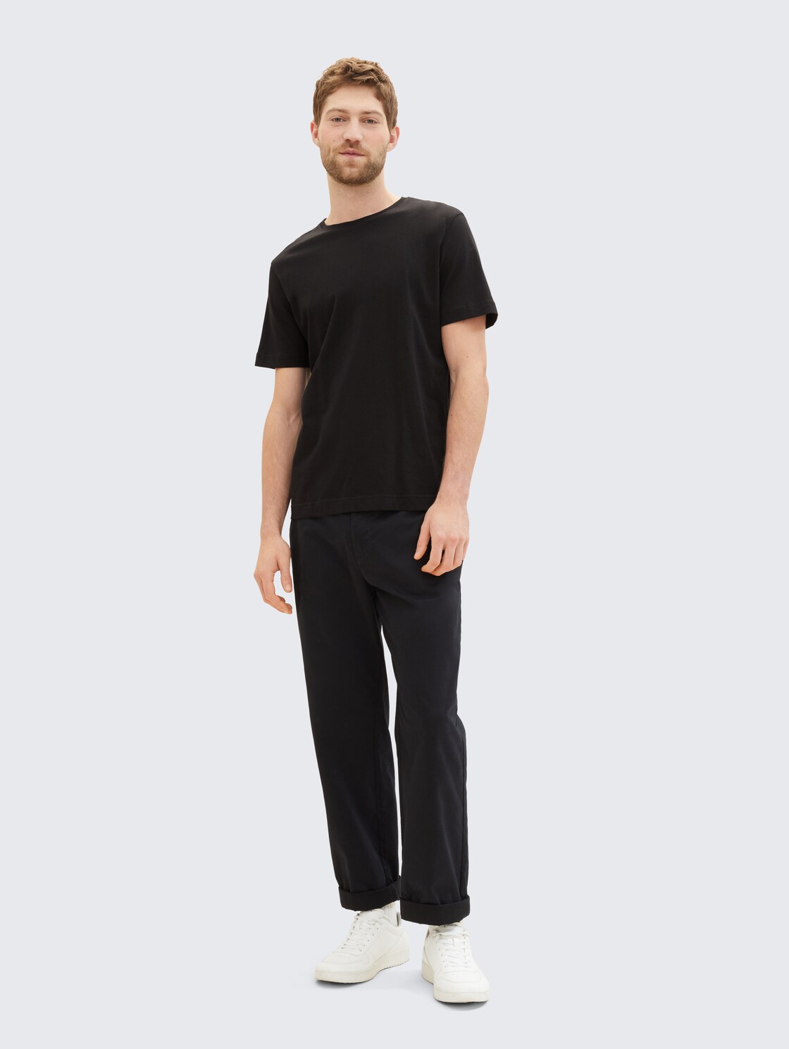 T-Shirts aus Baumwolle im 4er-Pack - Black - Model-Vorderansicht