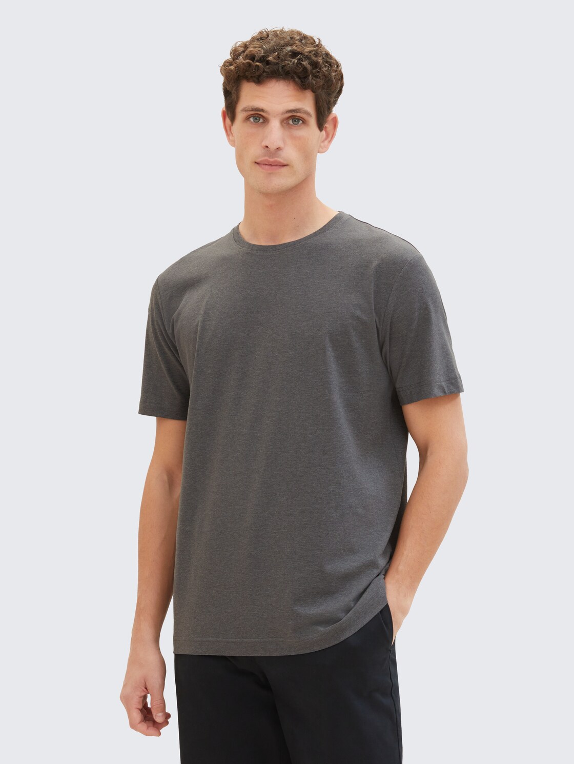 Basic T-Shirts im 2er-Pack - Dark Grey Melange - Ausschnitt Model-Vorderansicht