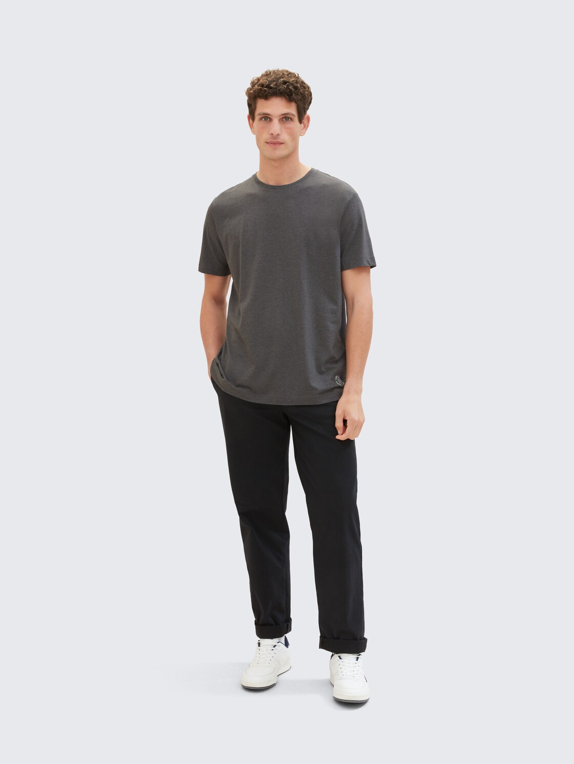 Basic T-Shirts im 2er-Pack - Dark Grey Melange - Model-Vorderansicht